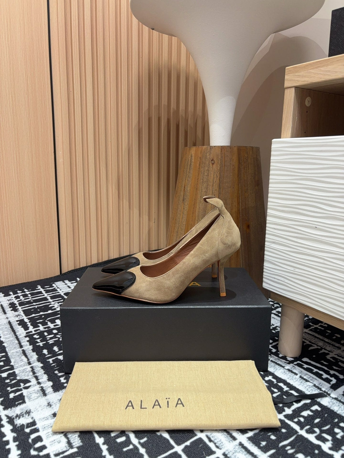 Alaia Pump Coeur 85mm In Moss Brown Suede  933080