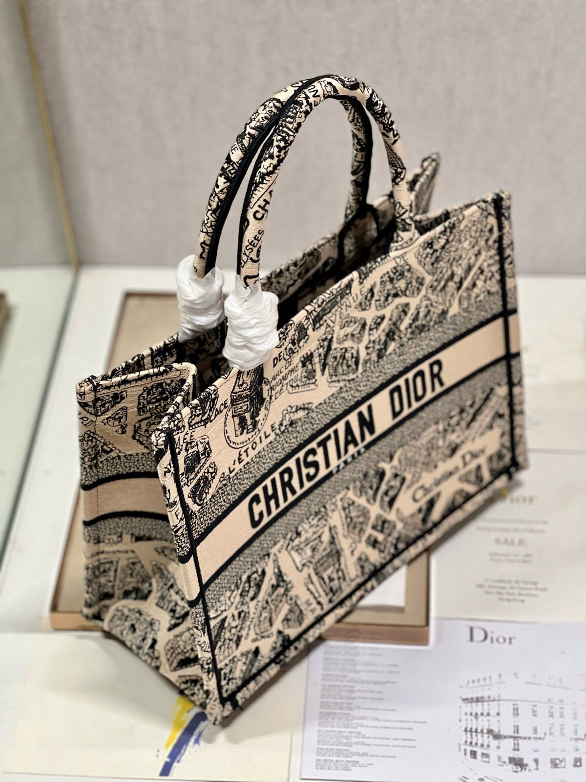 CD Paris Apricot Book Tote 36cm Bag Black beige Canvas 336525