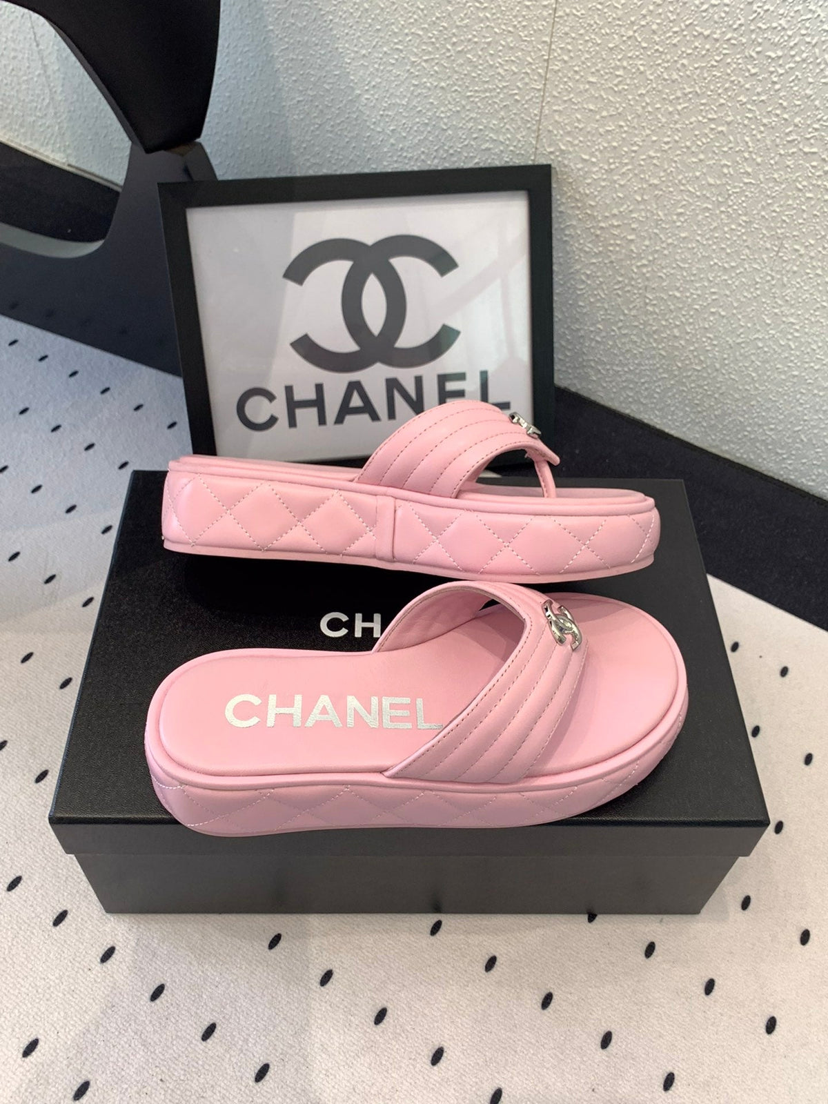 CC Thong Slippers In Pink Lambskin 147049
