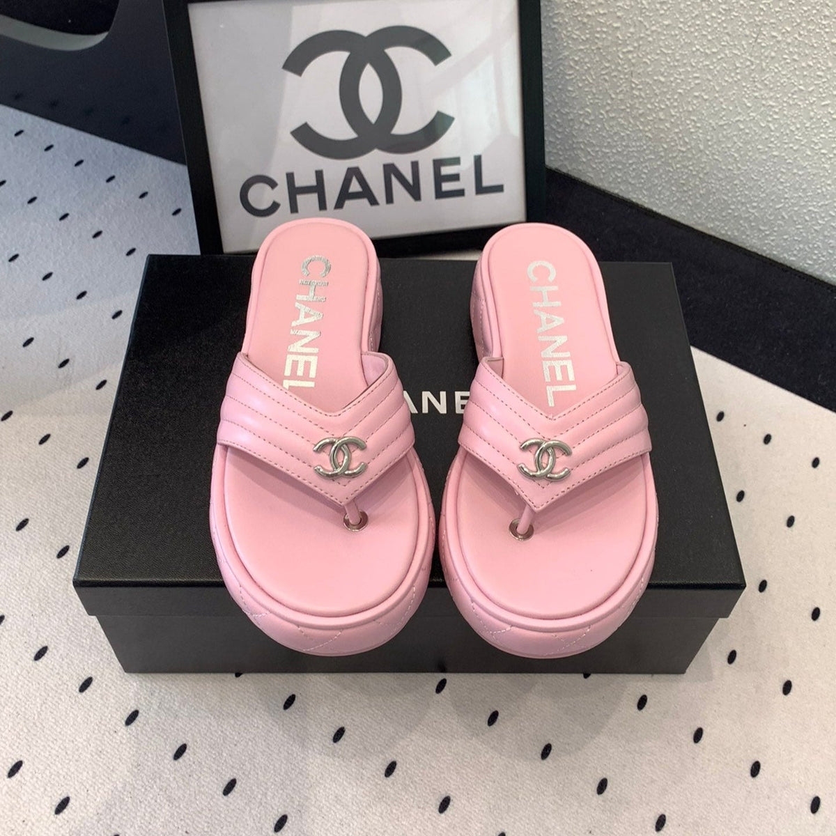 CC Thong Slippers In Pink Lambskin 147049