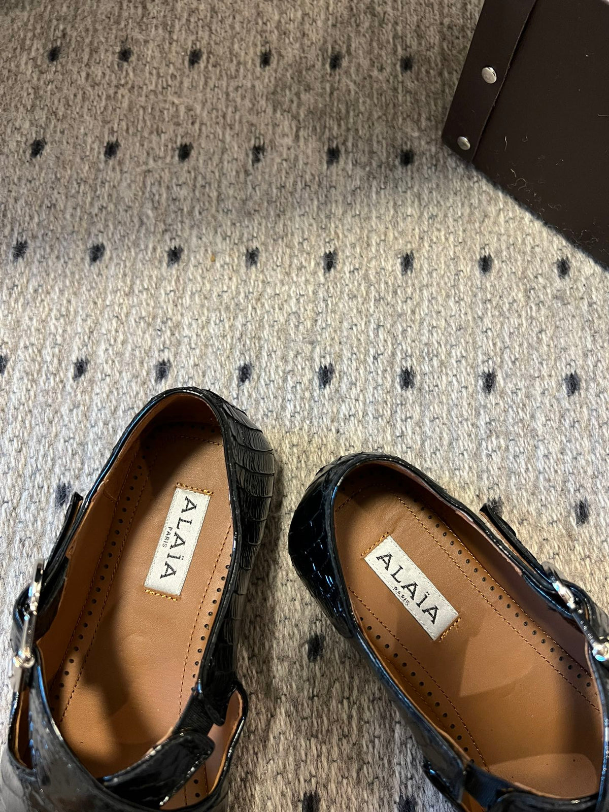 Alaia 25 Criss Cross With Stud Ballet Flats Black Sheepskin 303697