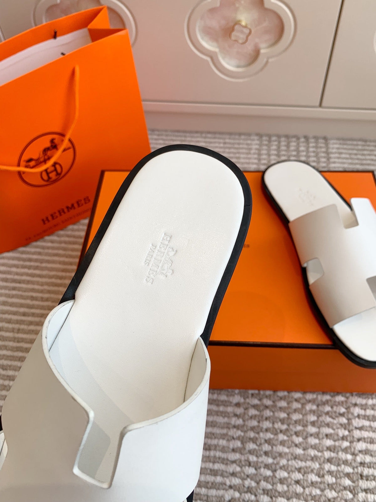 HM Izmir White Calfskin