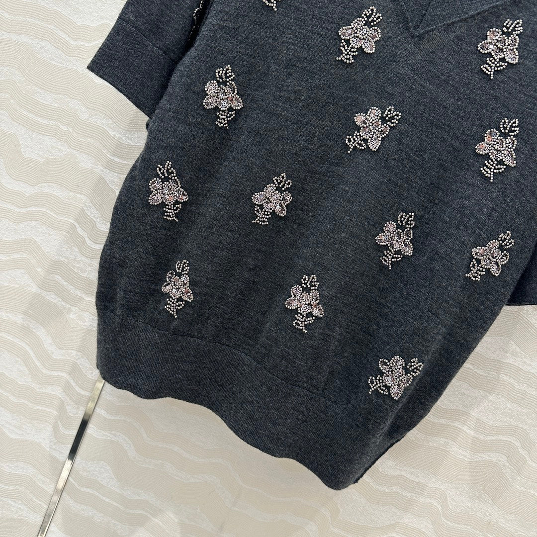 Fendi Beaded Flower V-neck Knitted Small Top Black Gray Wool