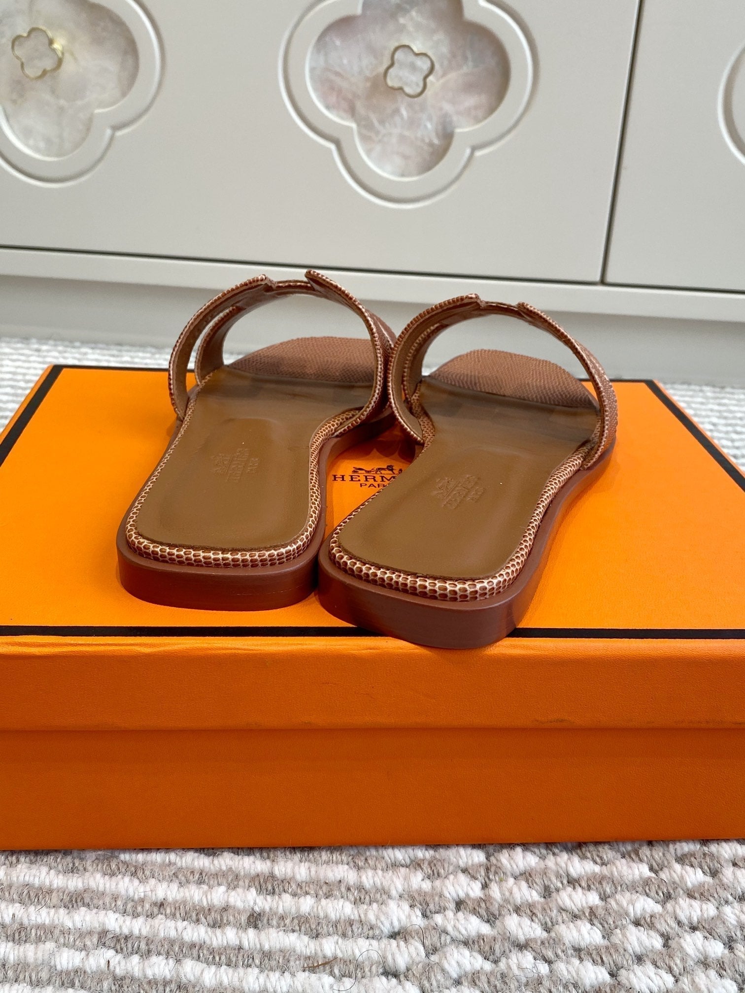HM Oran Sandal Brown Sheepskin 291402