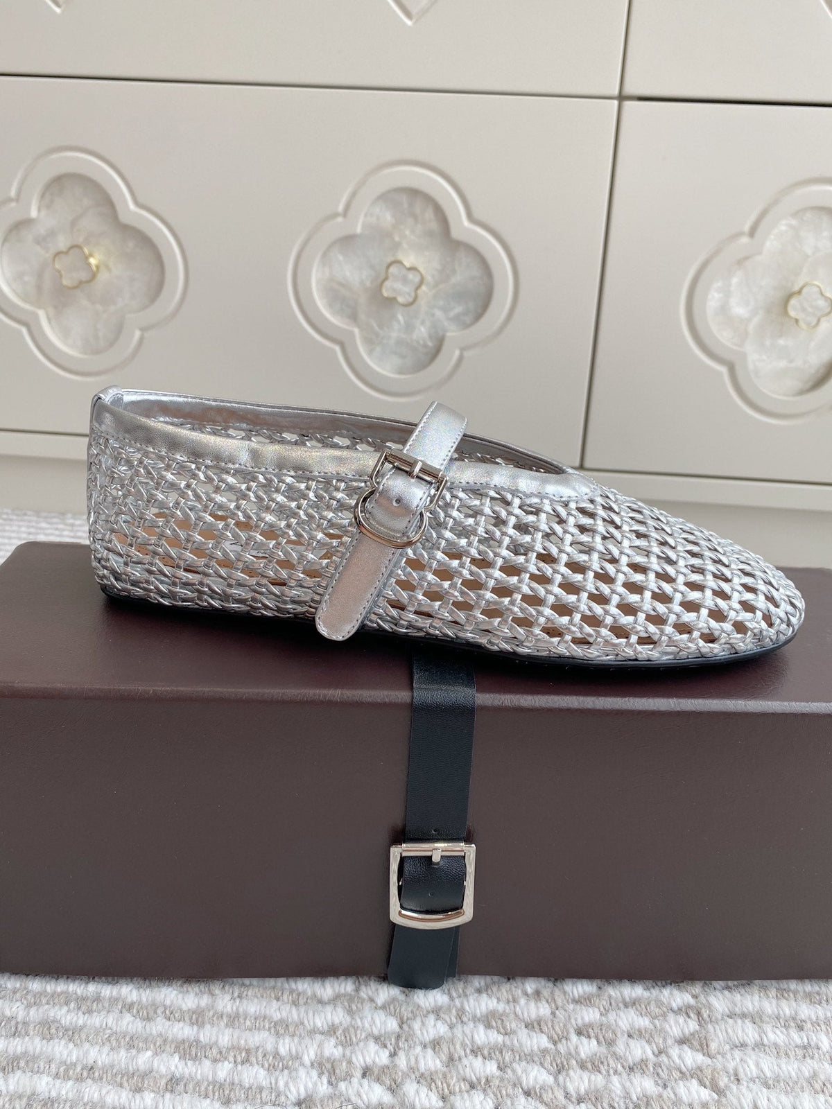 Alaia Women's Ballet Flat Silver Lambskin 291051