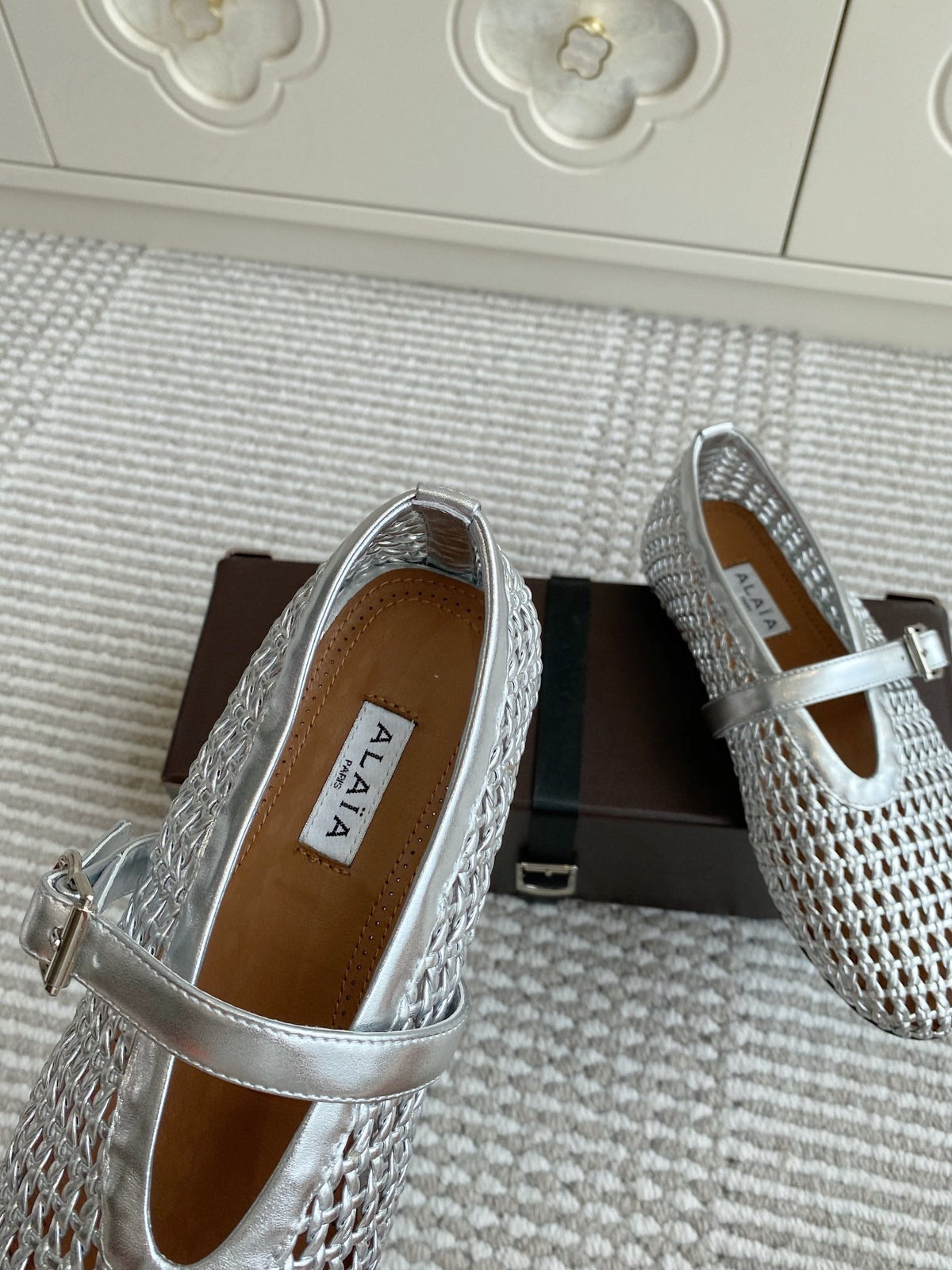 Alaia Women's Ballet Flat Silver Lambskin 291051