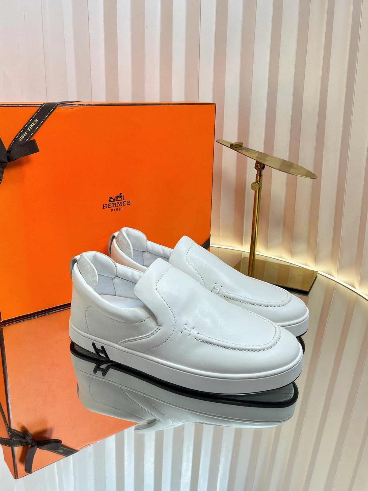 HM British Retro Loafers White Suede 317076