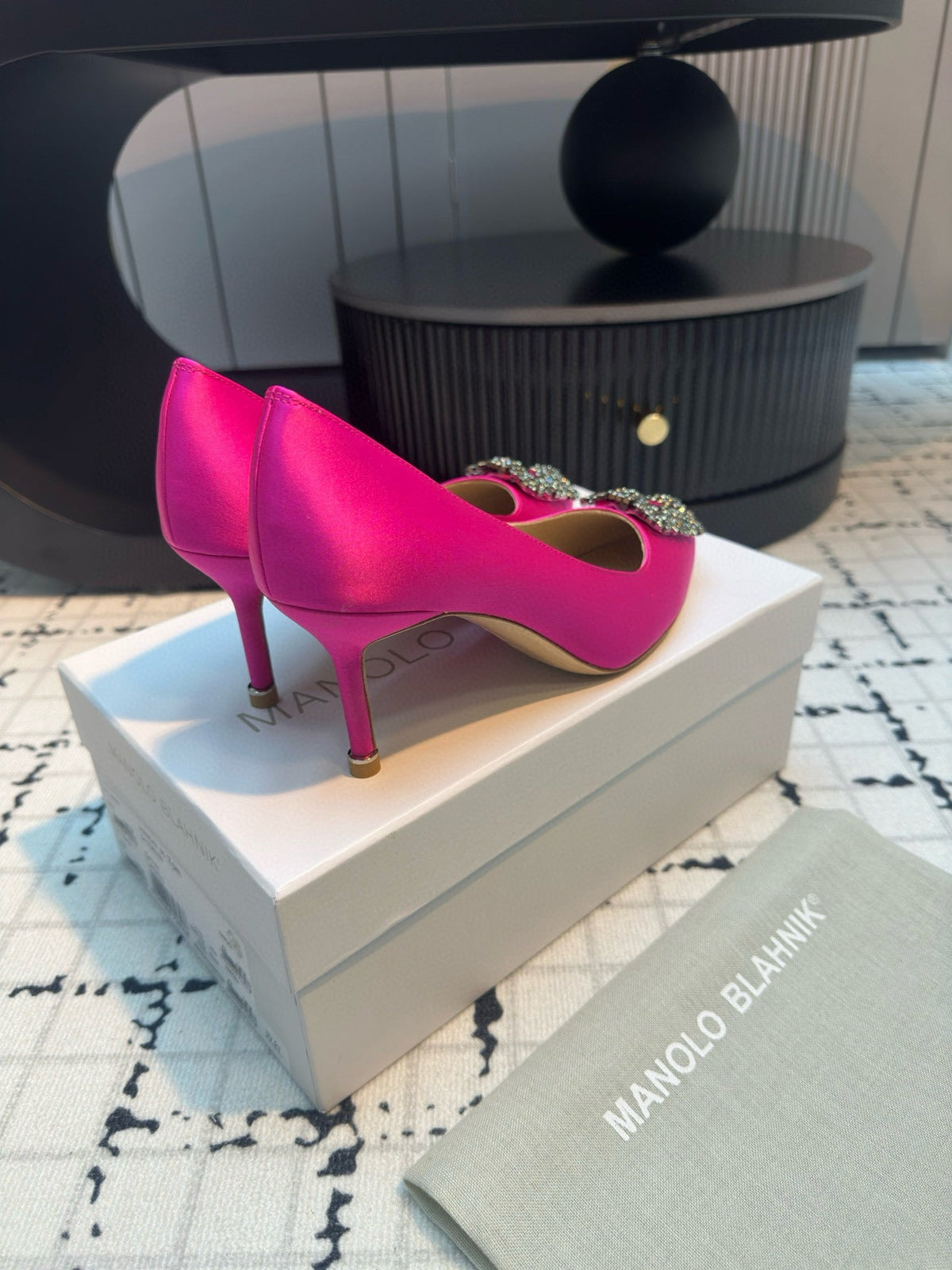 Manolo Blahnik Hangisi Pink Satin