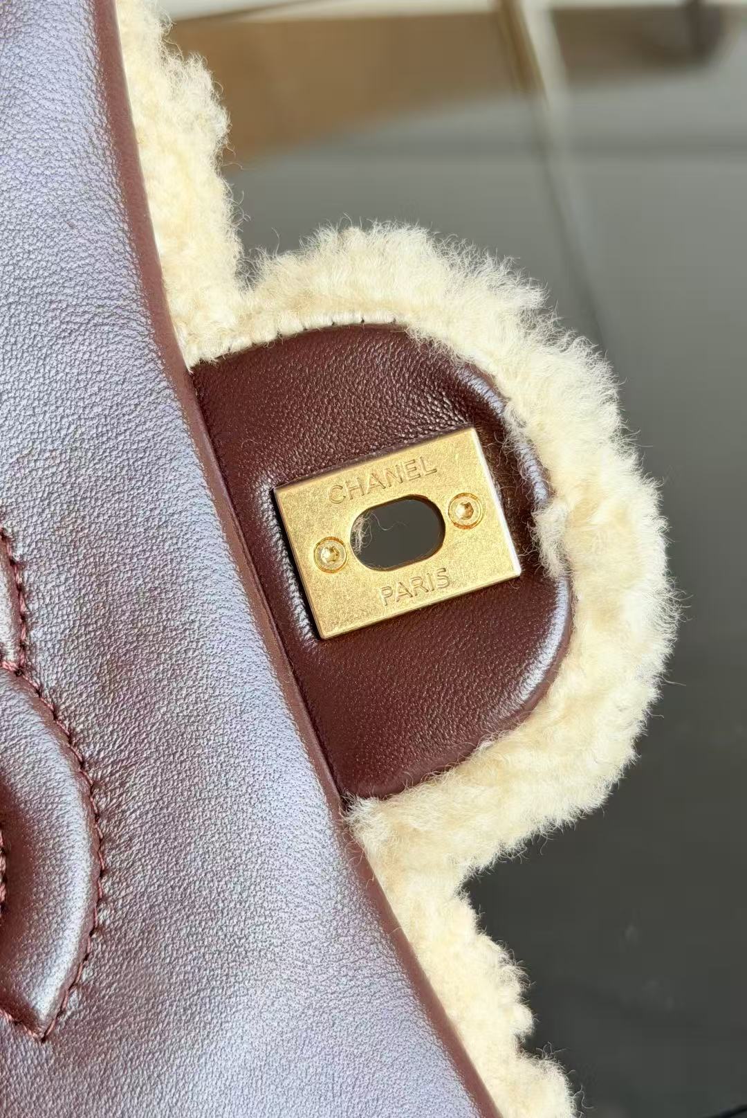 CC 2025 Flap Bag 23.5cm Beige Dark Burgundy Sherling Lambskin Gold Hardware
