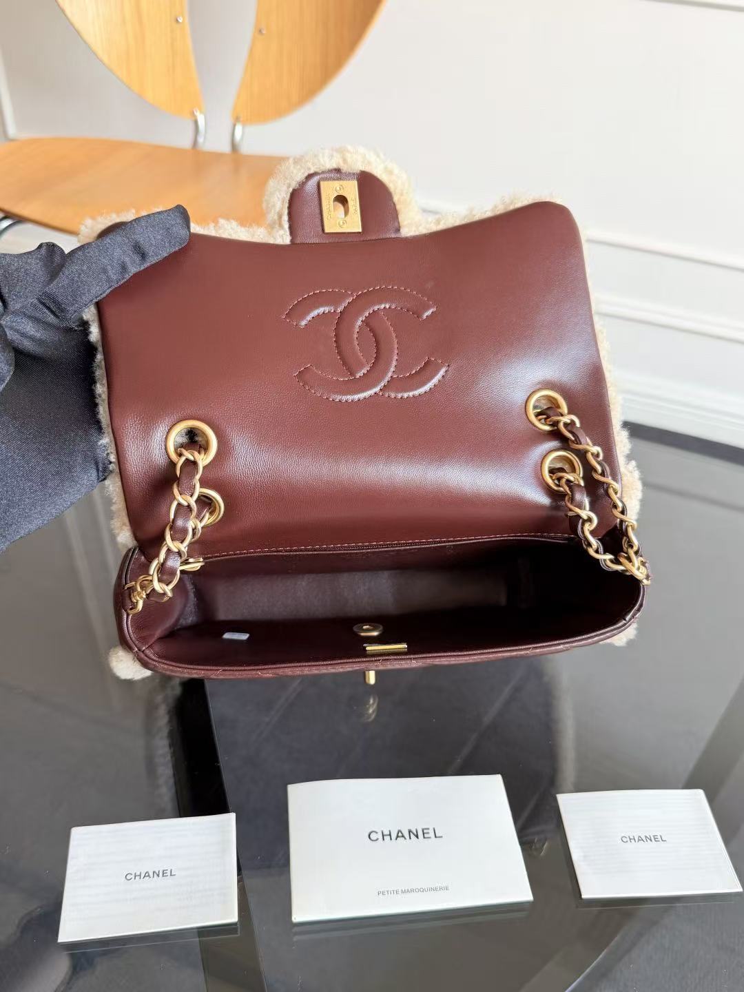 CC 2025 Flap Bag 23.5cm Beige Dark Burgundy Sherling Lambskin Gold Hardware