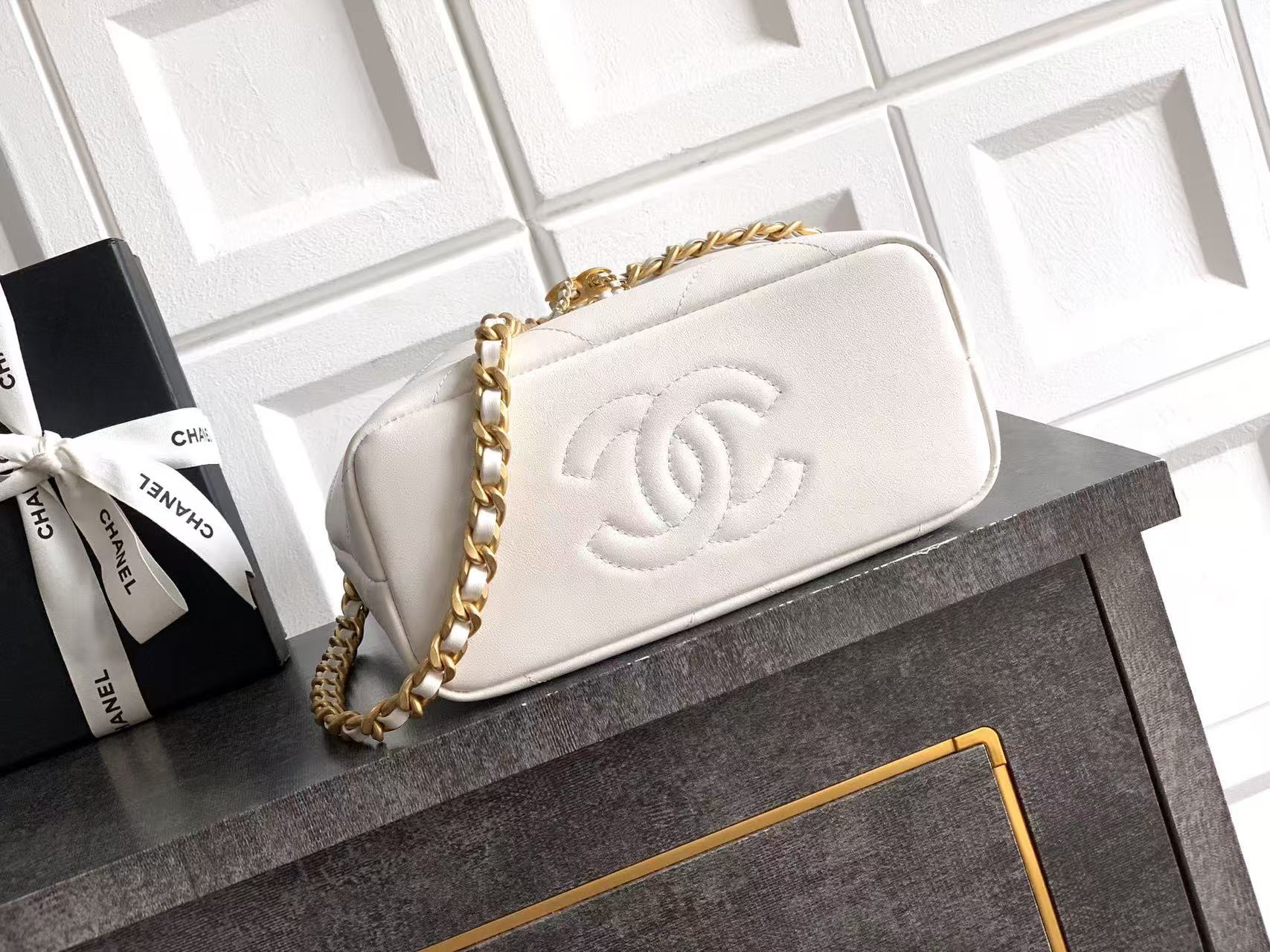 Chanel 2026 Small Shopping Bag 22cm White Calfskin