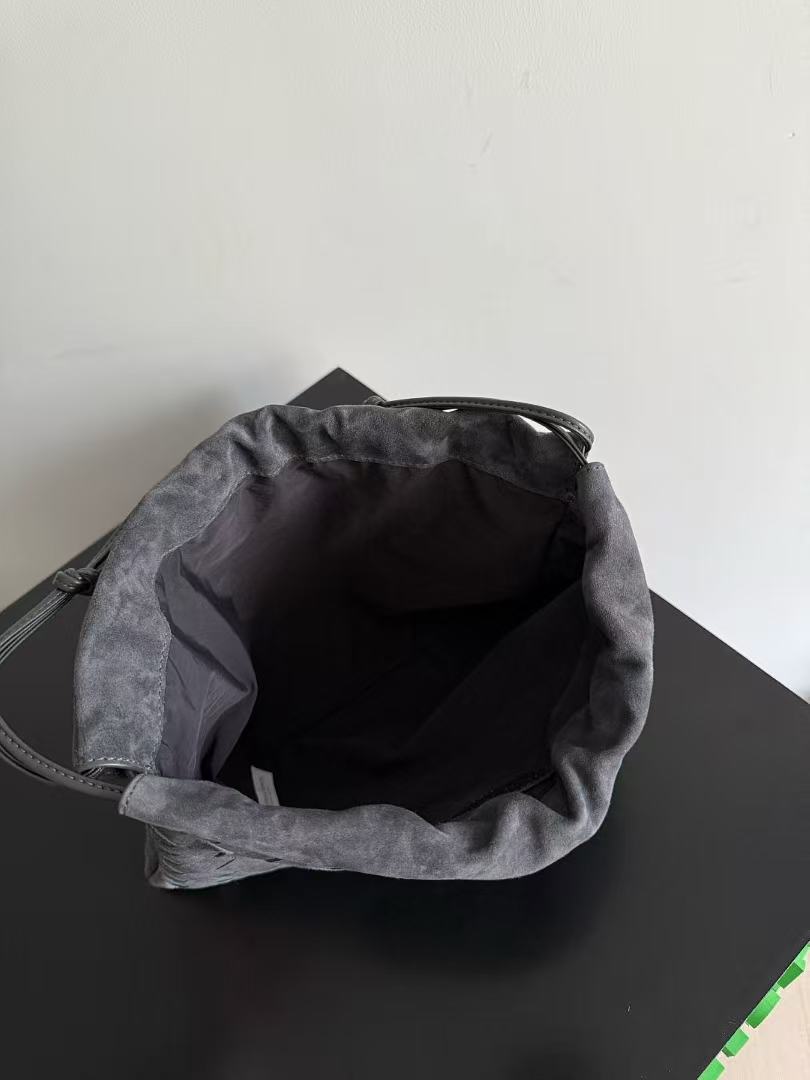 Bottega Veneta 2026 Dust Bag 32cm Gray Suede