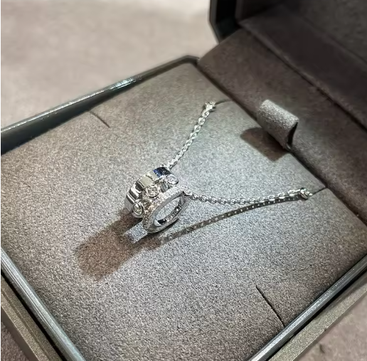 CHAIN MOVE ROMANE PEDAND NECKLACE