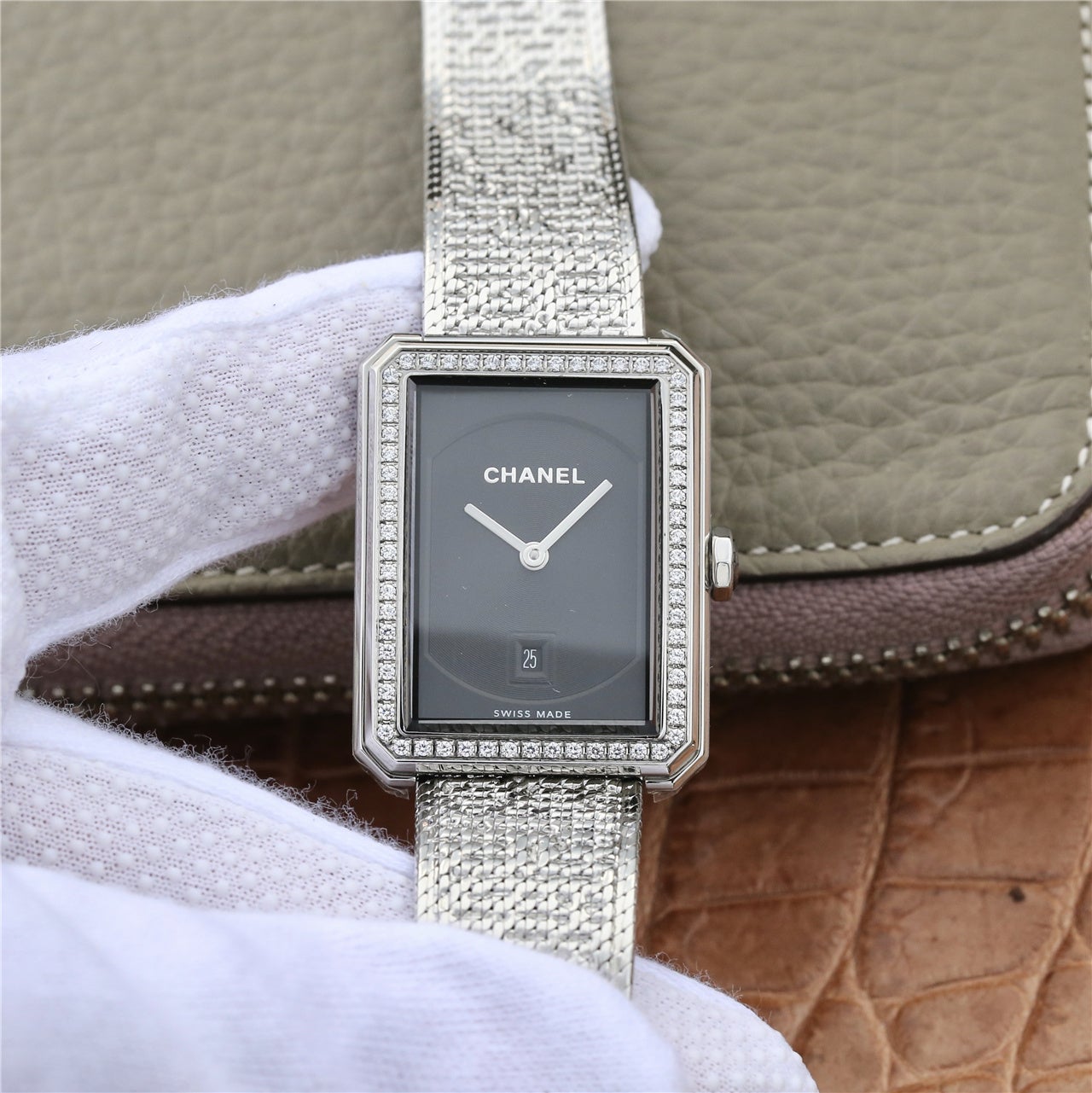 BOY-FRIEND DIAMOND BEZEL BLACK DIAL