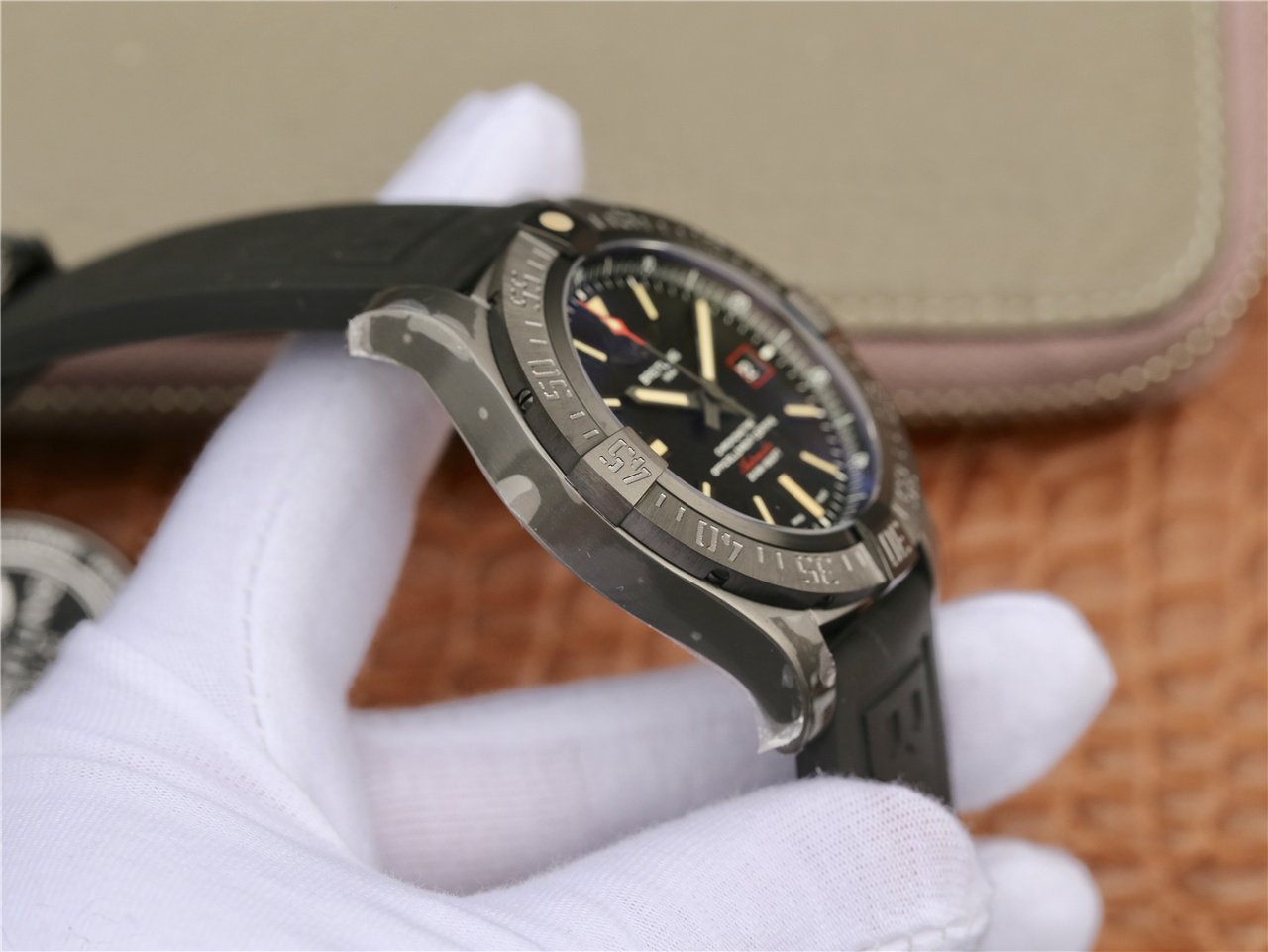 AVENGER SEAWOLF 44MM STAINLESS STEEL BLACK DIAL