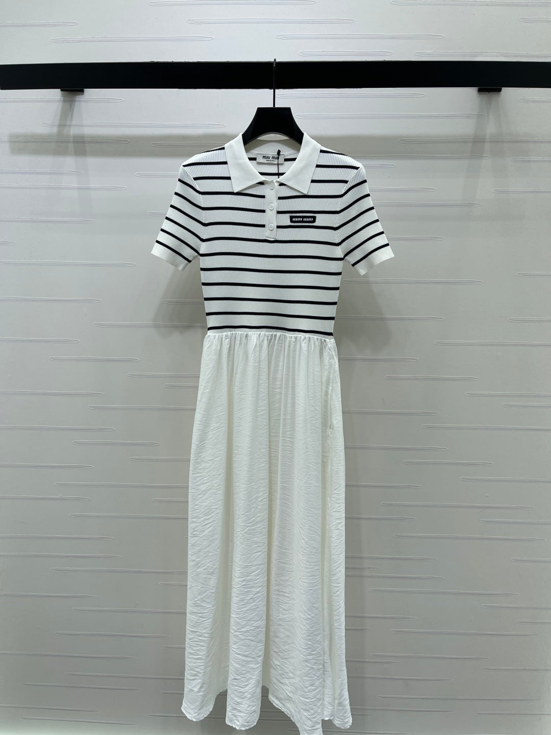 Miumiu 2026 Collared Knit short-sleeved Dress Polyester Viscose 380682