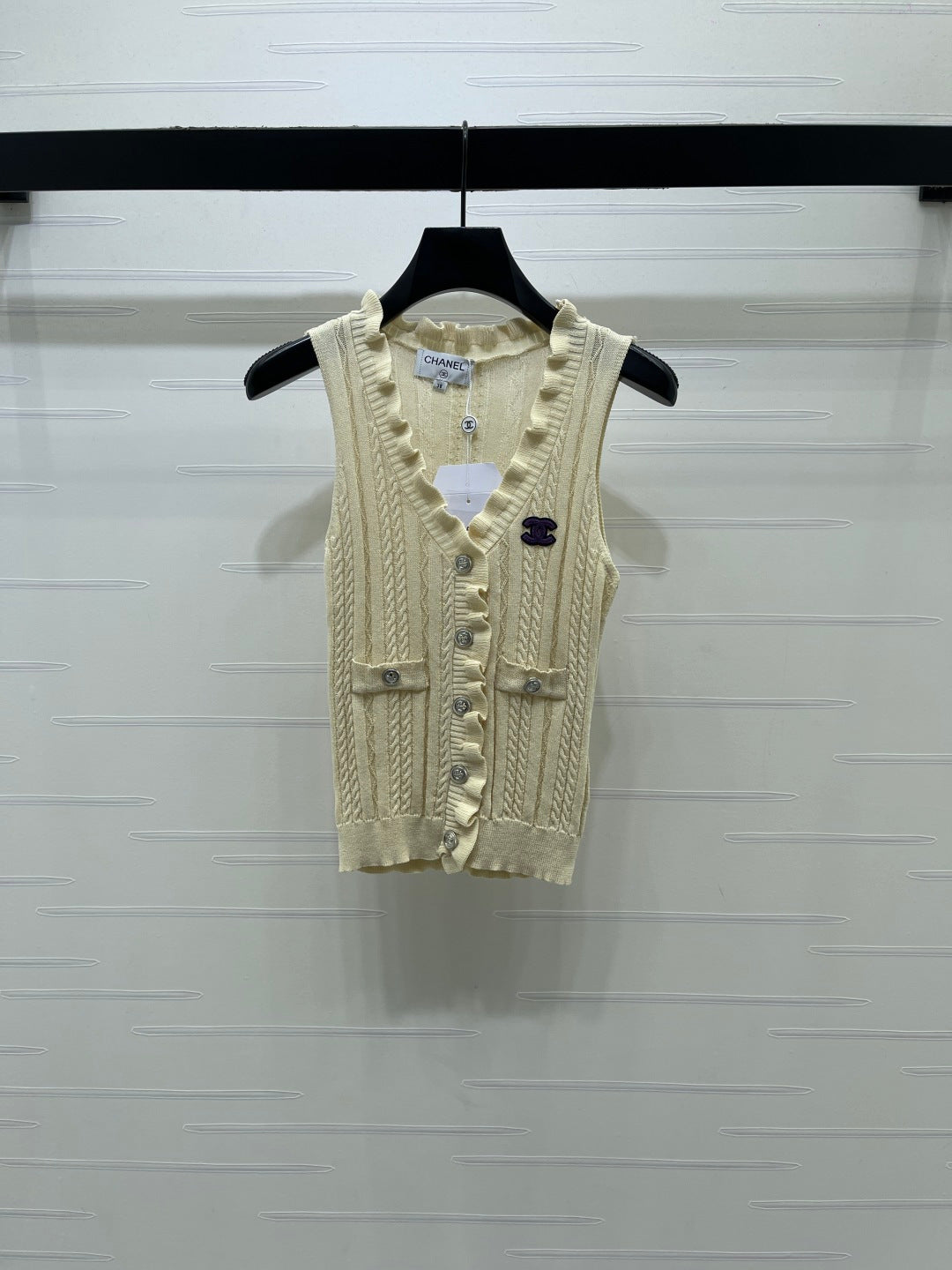 Chanel 2026 Ruffled Knit V-neck Vest Wool 395750