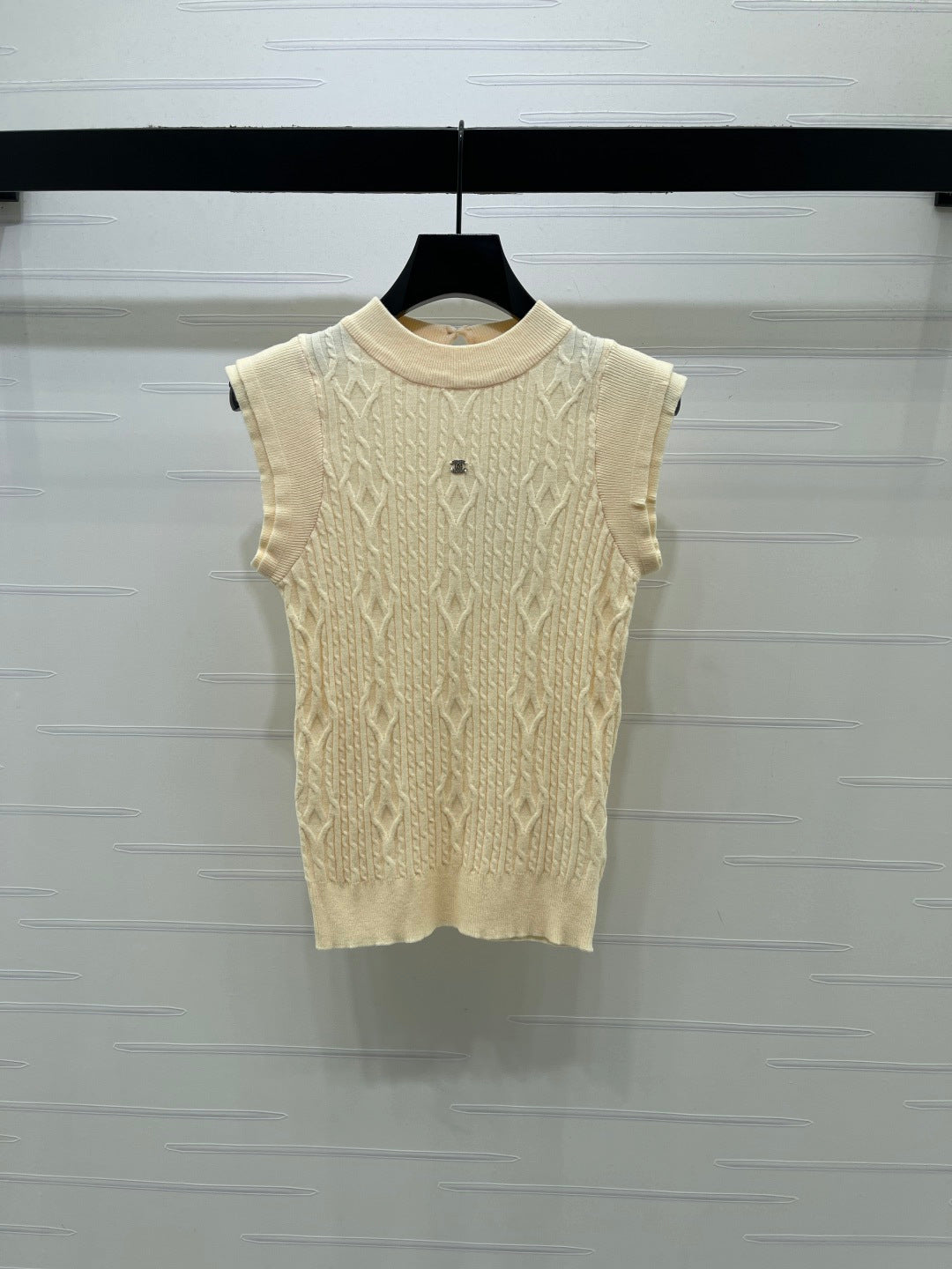 Chanel 2026 Crew Neck Cable Knit Vest Cotton 677762