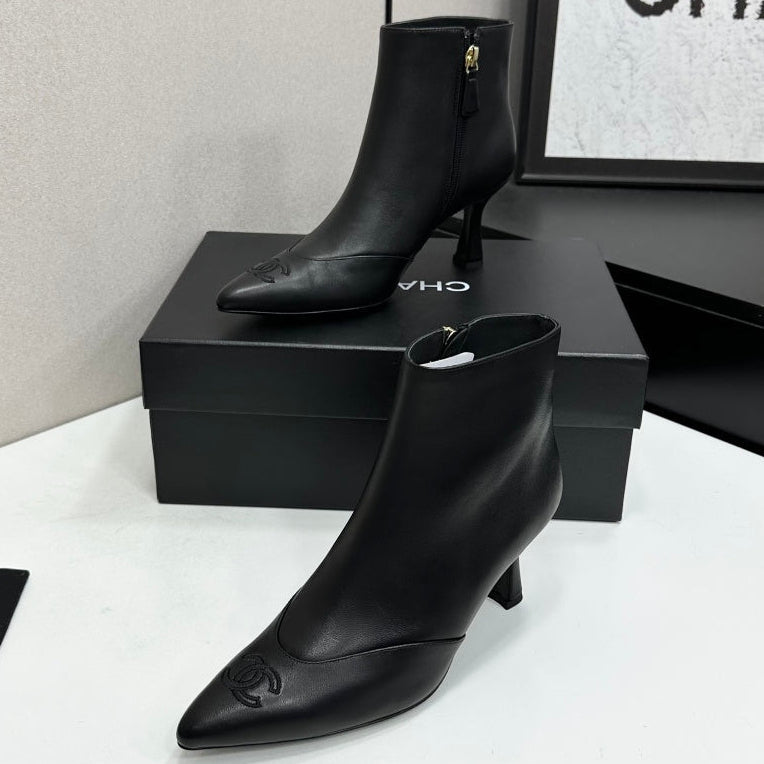 Chanel 2026 Pointed Toe Ankle Boots 80mm Mesh Suede Cowhide 985779