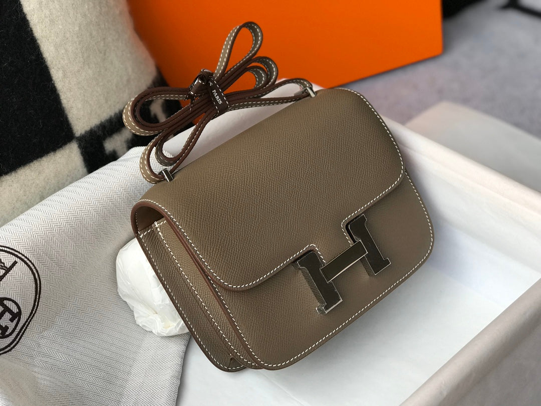 CONSTANCE 18 EPSOM SILVER HARDWARE