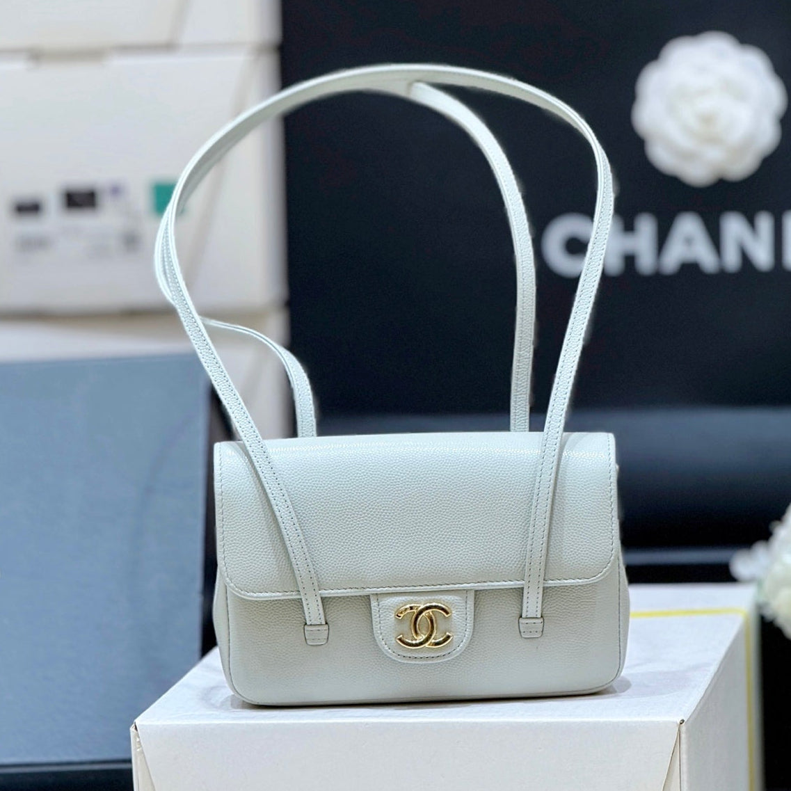 Chanel 26 Shoulder Bag 17 Caviar Leather