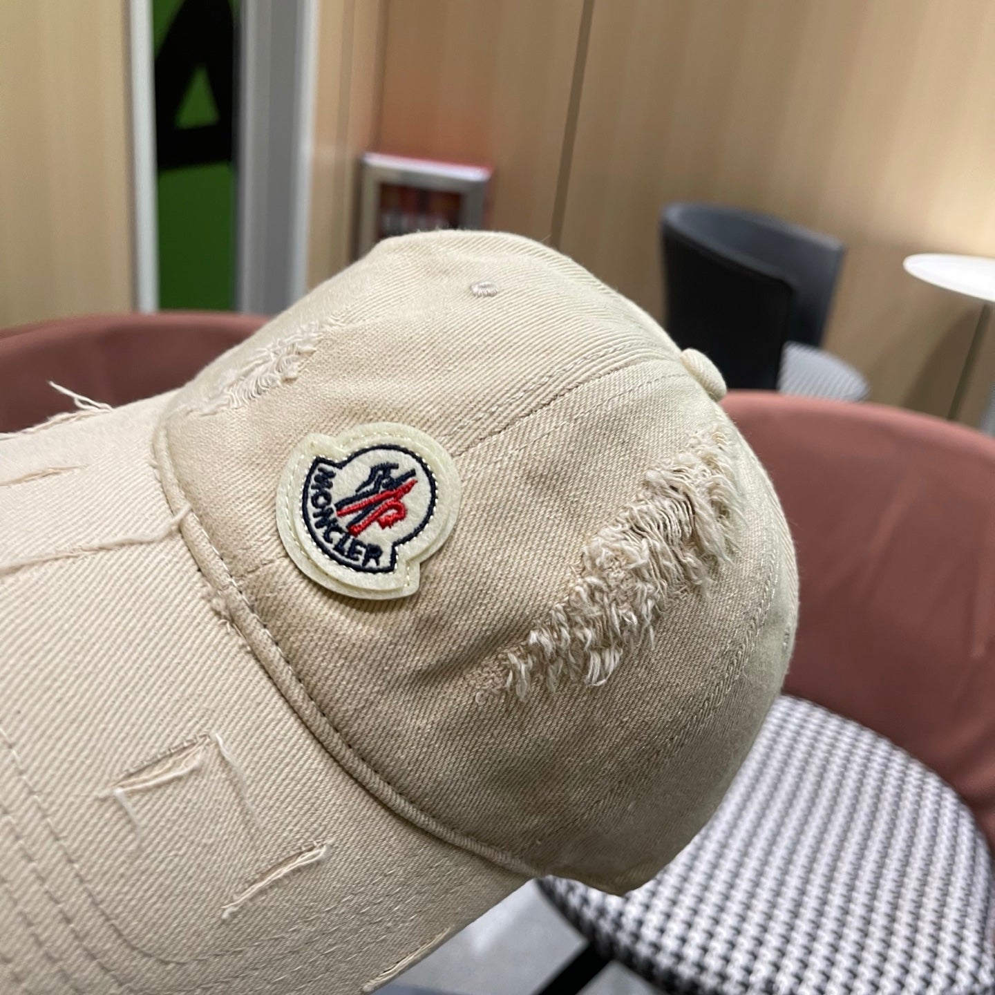 Moncler Ripped Hat 195955
