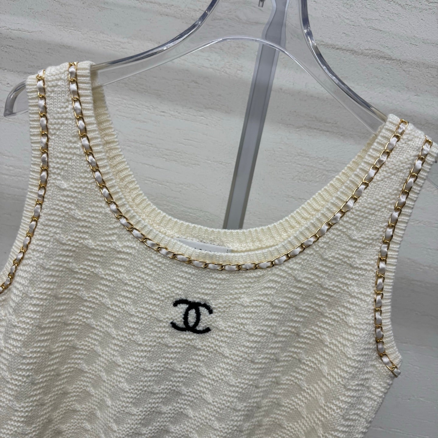 Chanel 2026 Sleeveless Knit Top Cream and Black Wool 356946