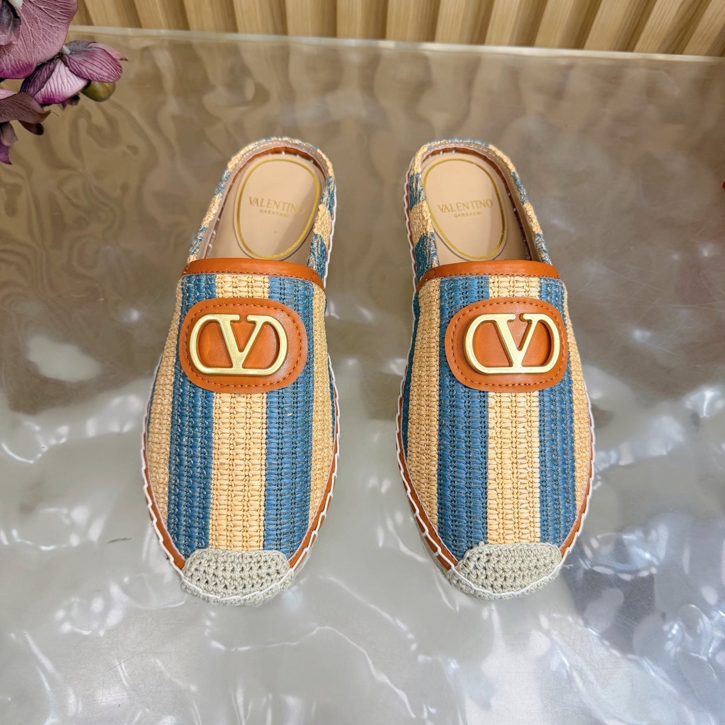 VT Garavani 26s Mule Woven Raffia 702263