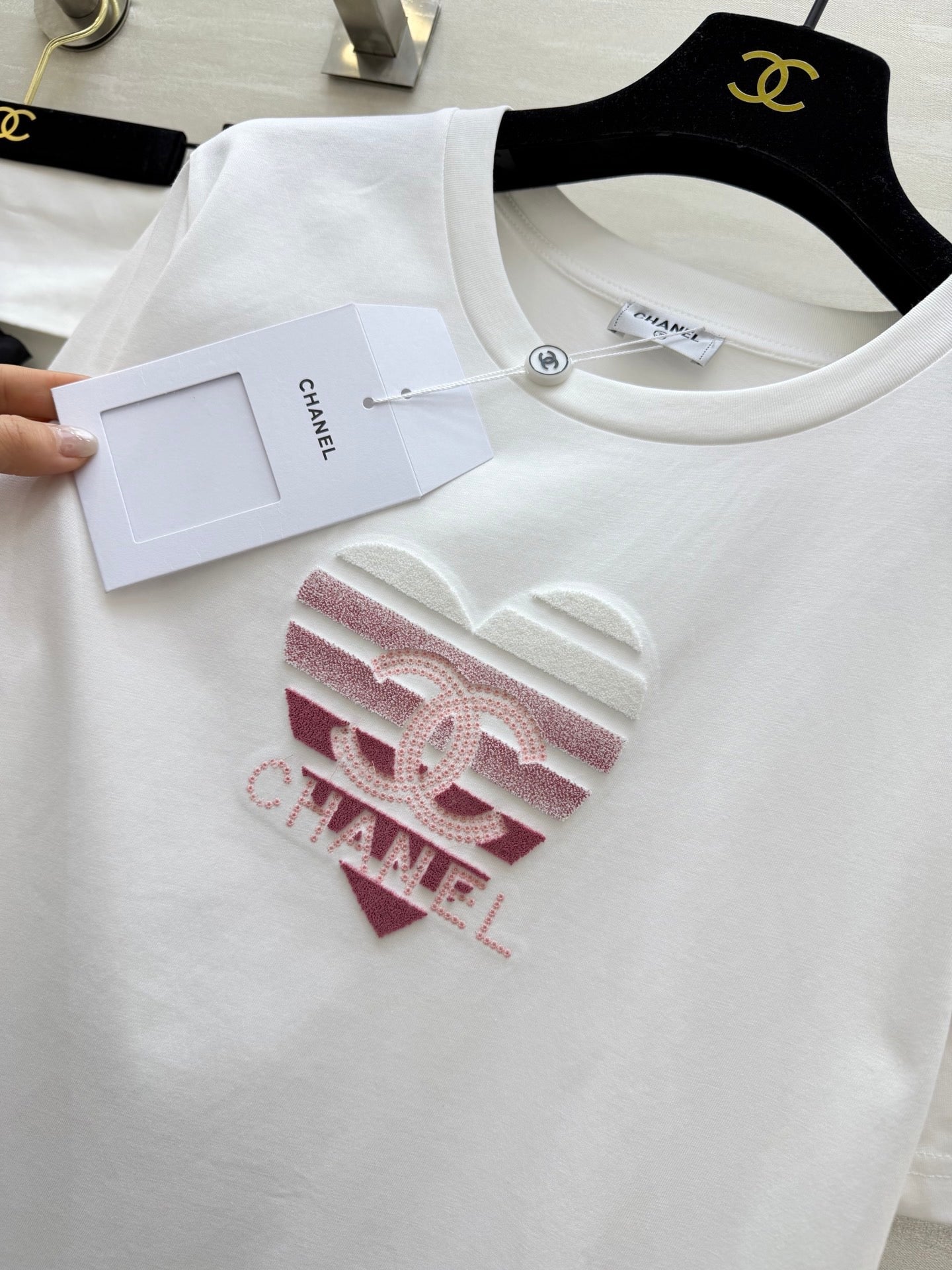 Chanel 2026 Heart Embroidered Beaded T-Shirt 191899