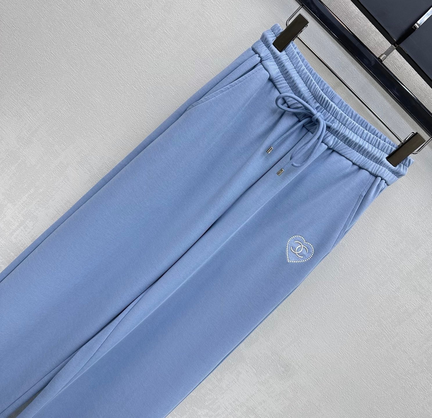 Chanel 2026 Embroidered Logo Straight-Leg Trousers Tencel Cotton 239282