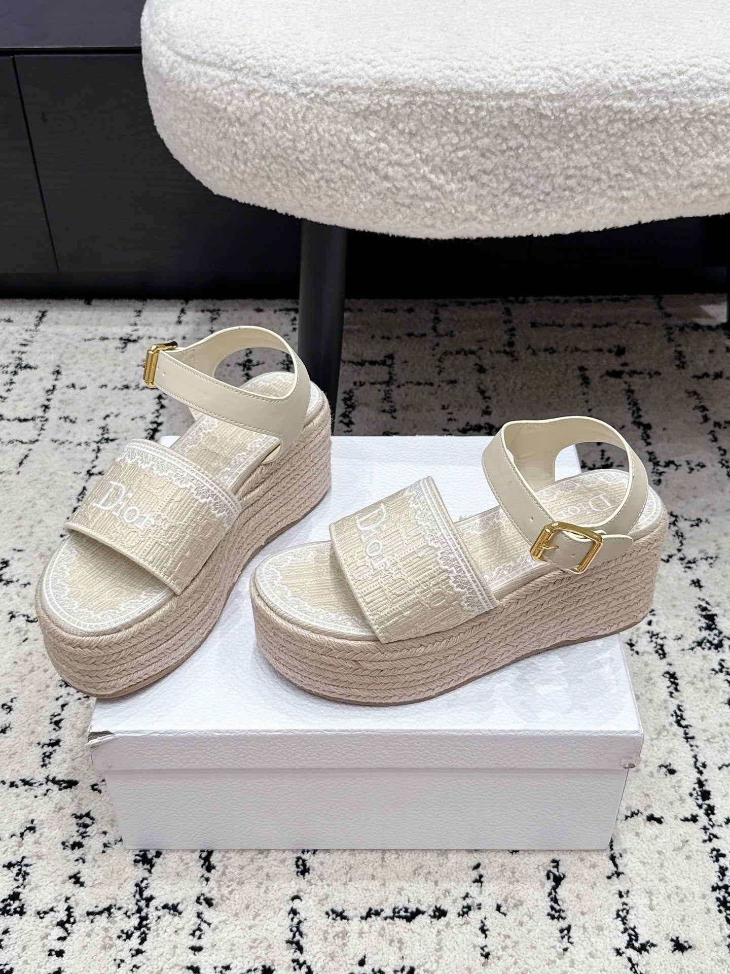 Dior 2026 Wedge Sandals with Lace Trim 85mm Straw Fabric 924822