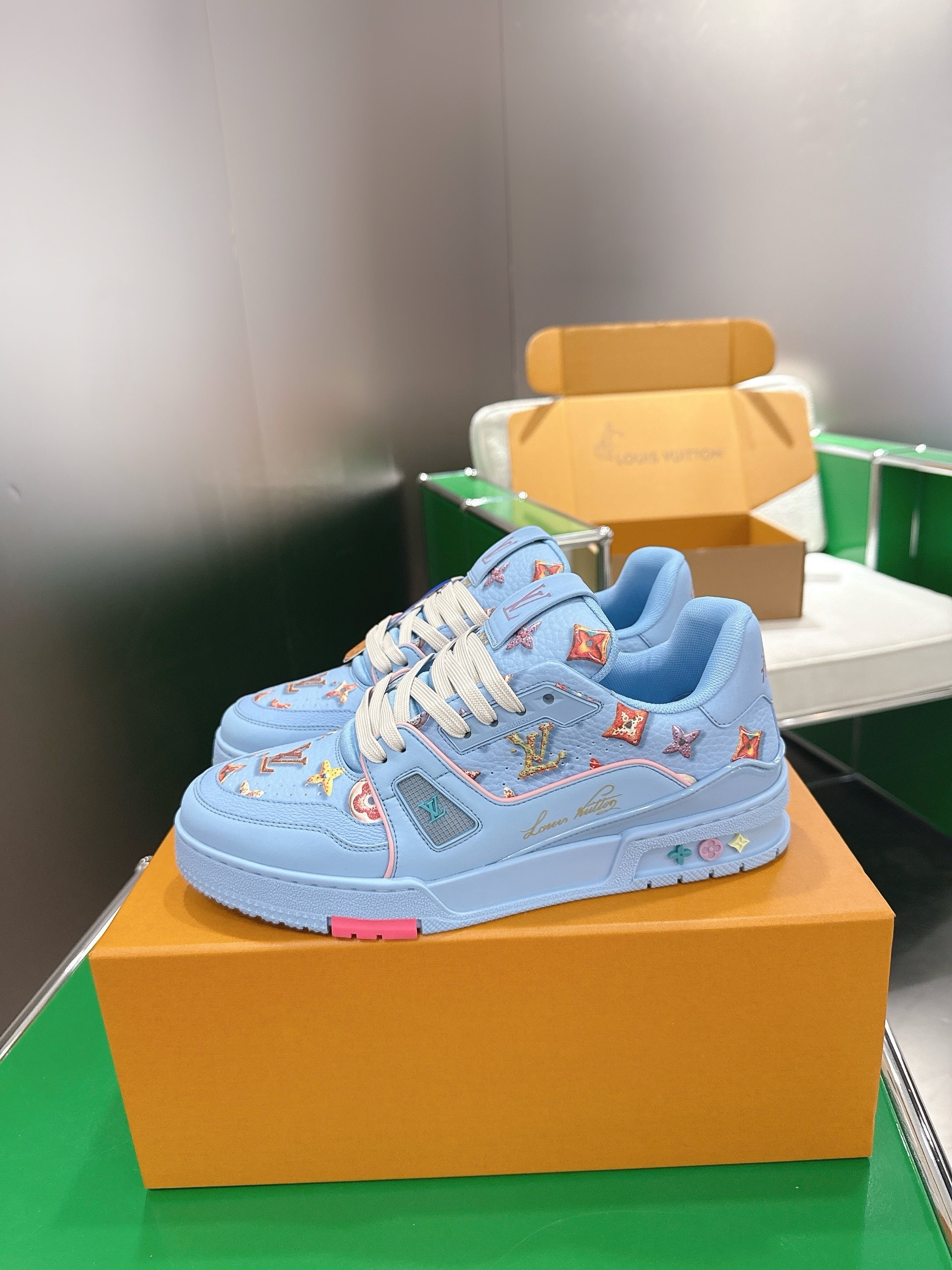 LV 26ss Trainer Sneakers Blue Colorful Cowhide 632143