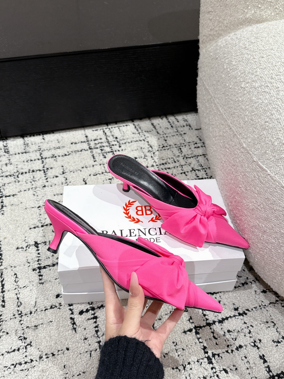 KNIFE LAVALIÃˆRE 45MM MULE IN BRIGHT PINK NYLON JERSEY