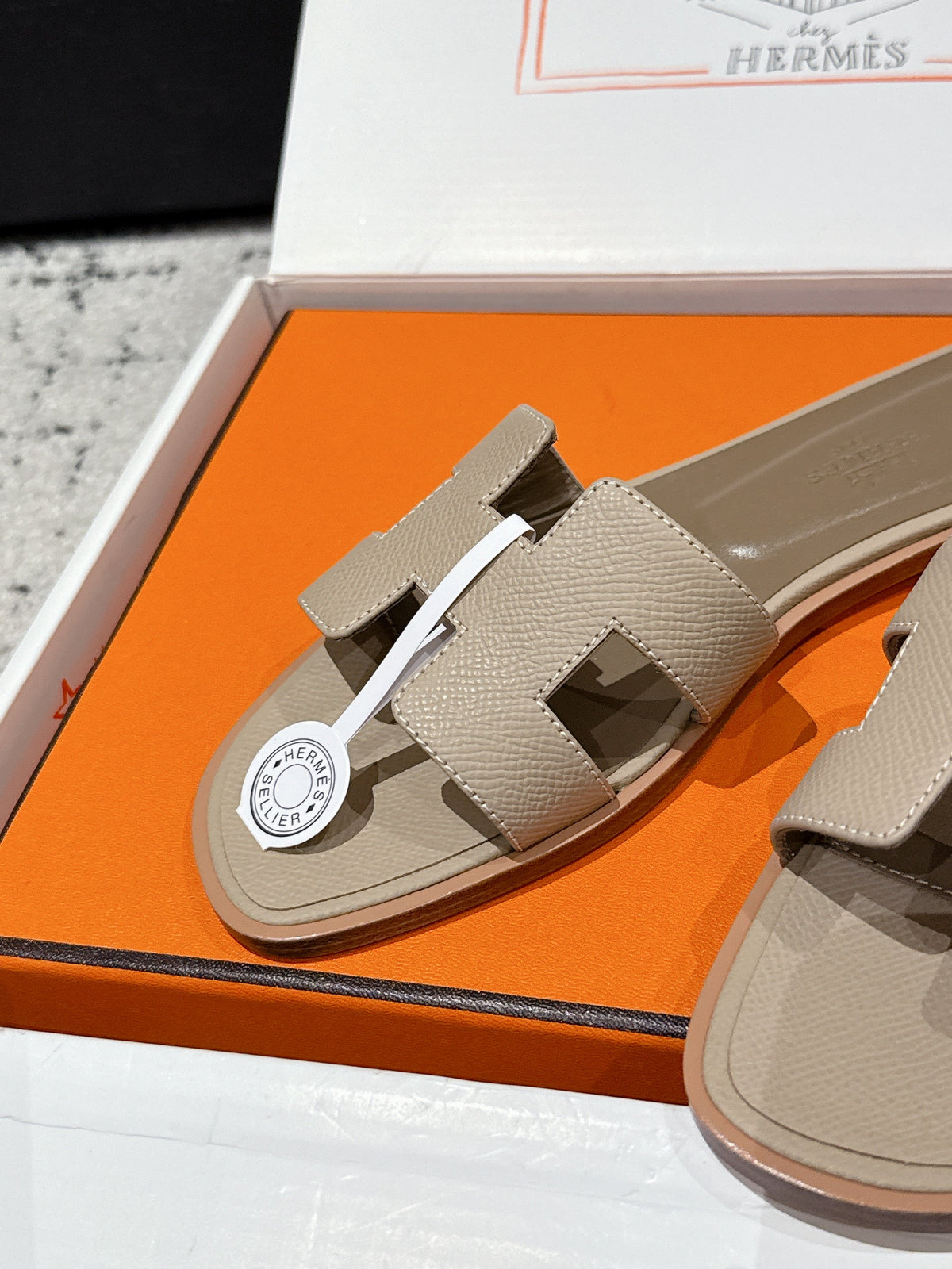 HM 25 Oran Sandal Gris Tourterelle Epsom