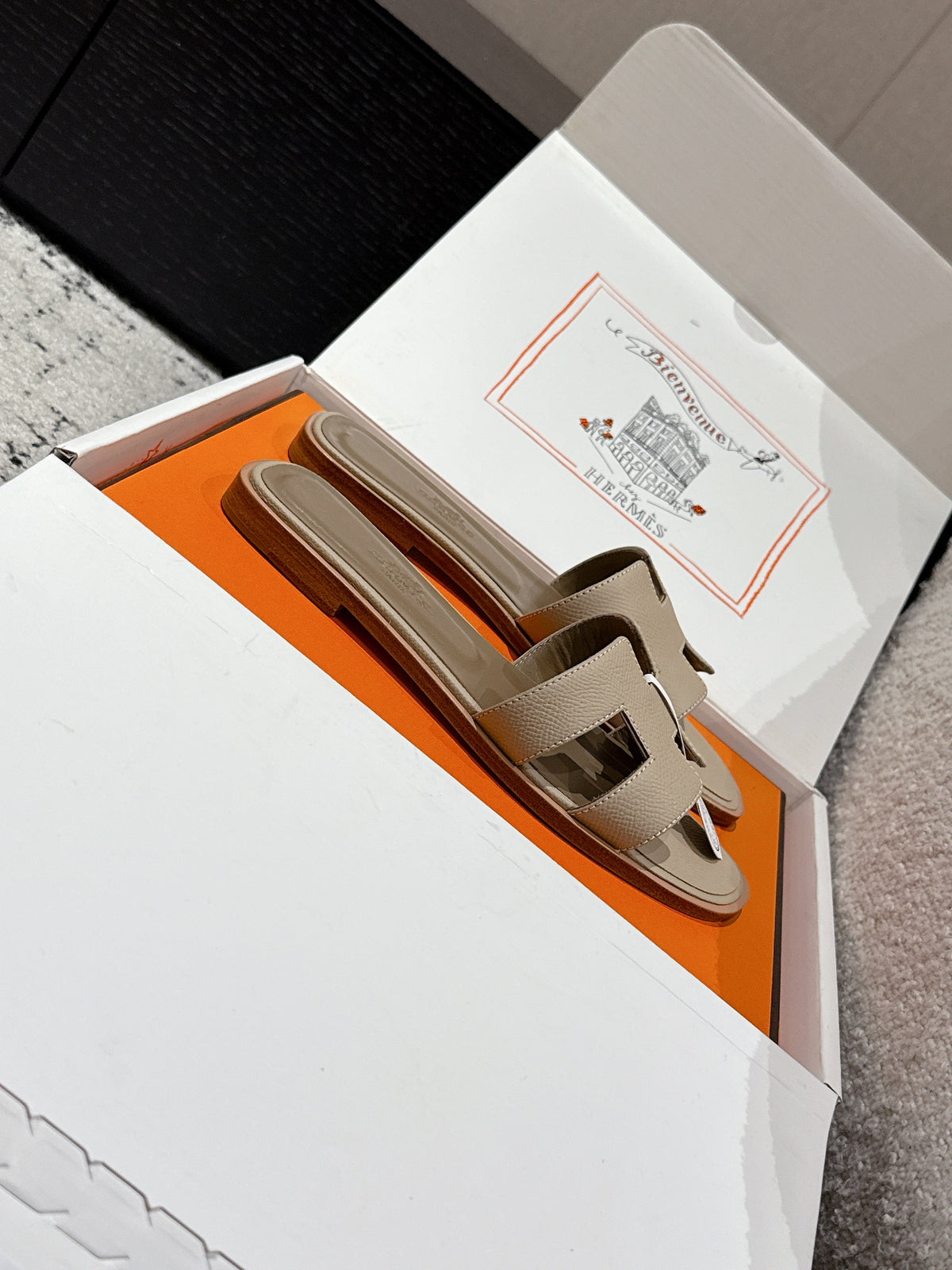 HM 25 Oran Sandal Gris Tourterelle Epsom