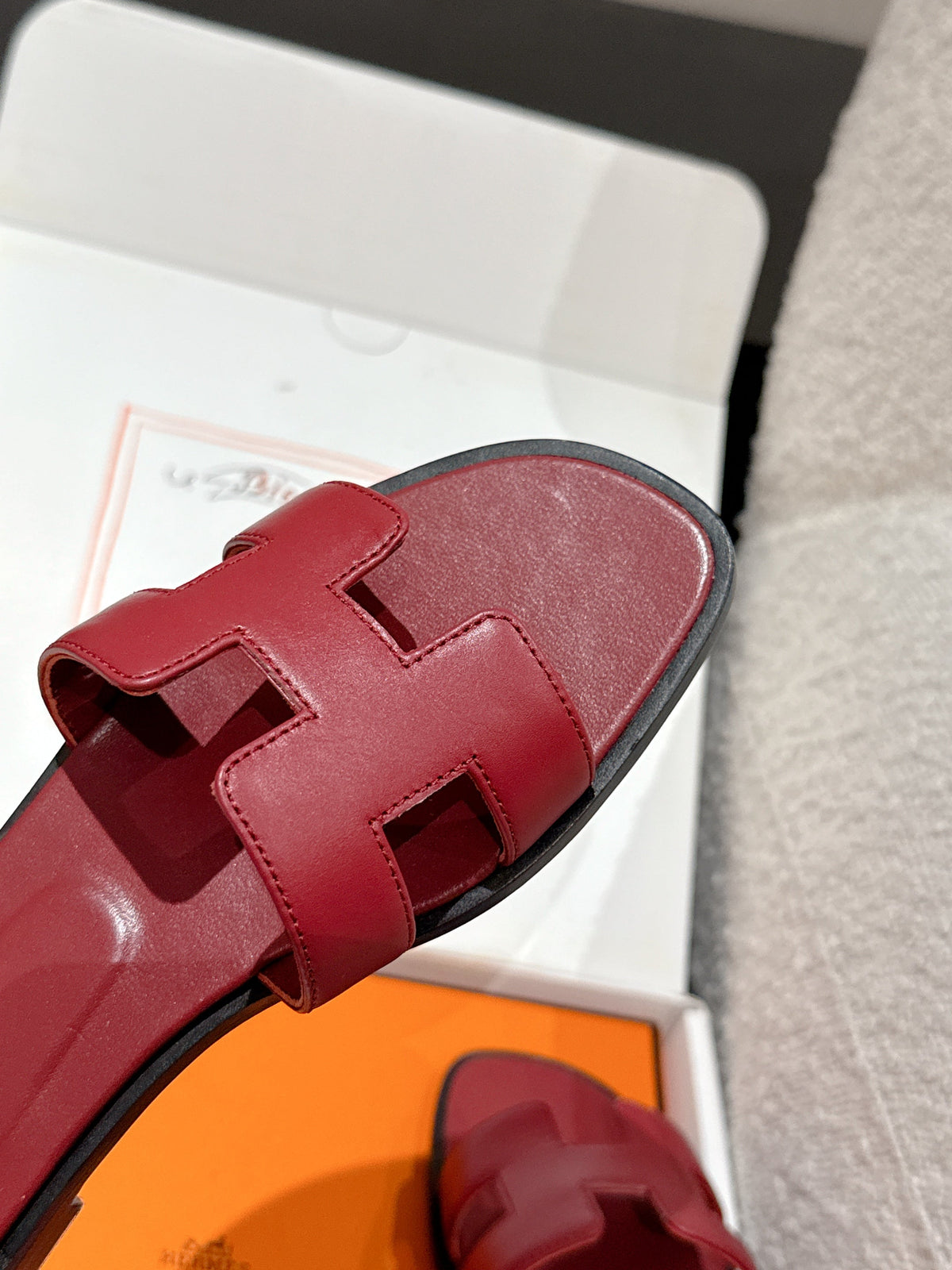 HM 25 Oran Sandal Dard Red Black Calfskin