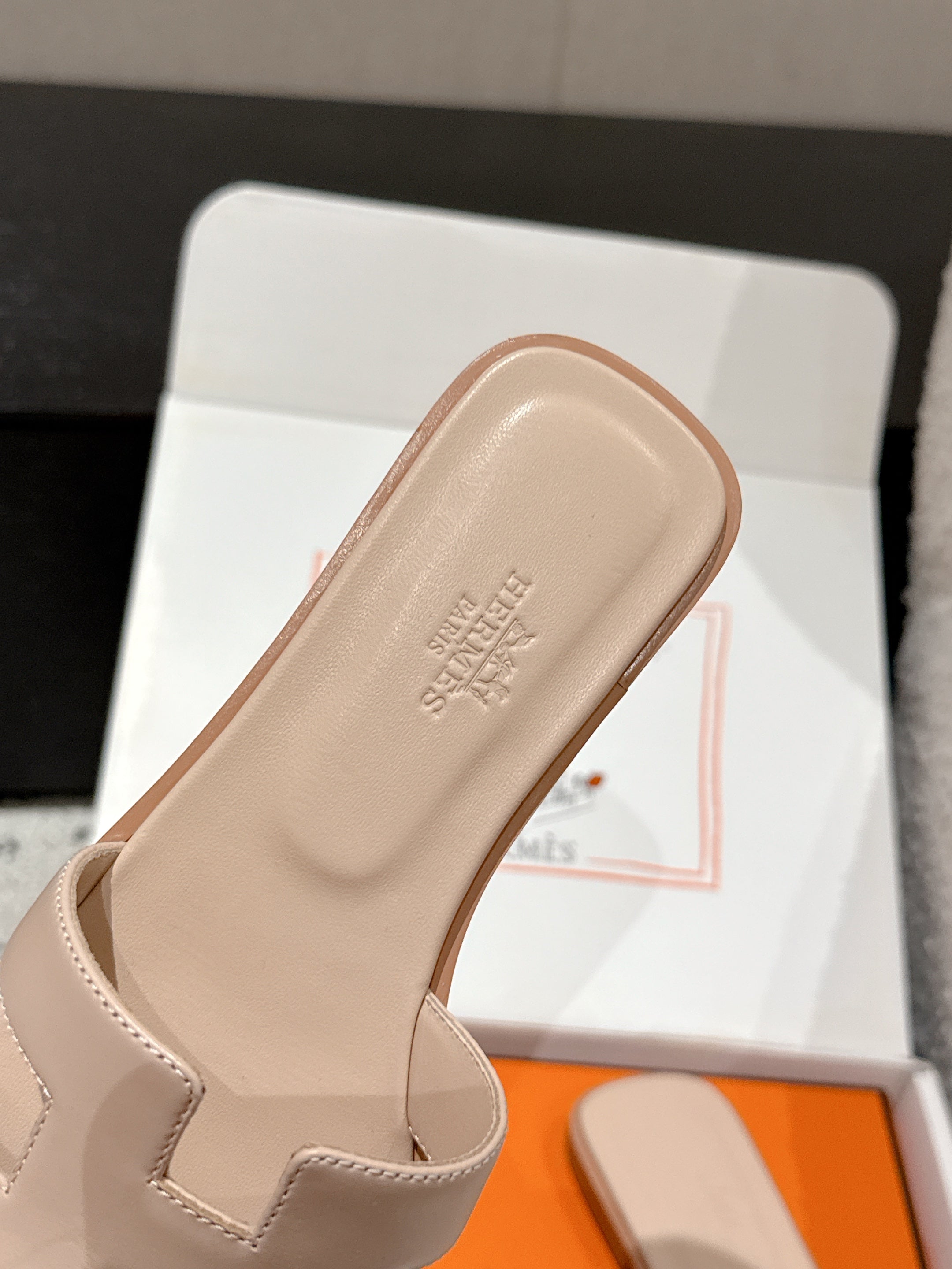 HM 25 Oran Sandal Nude Calfskin