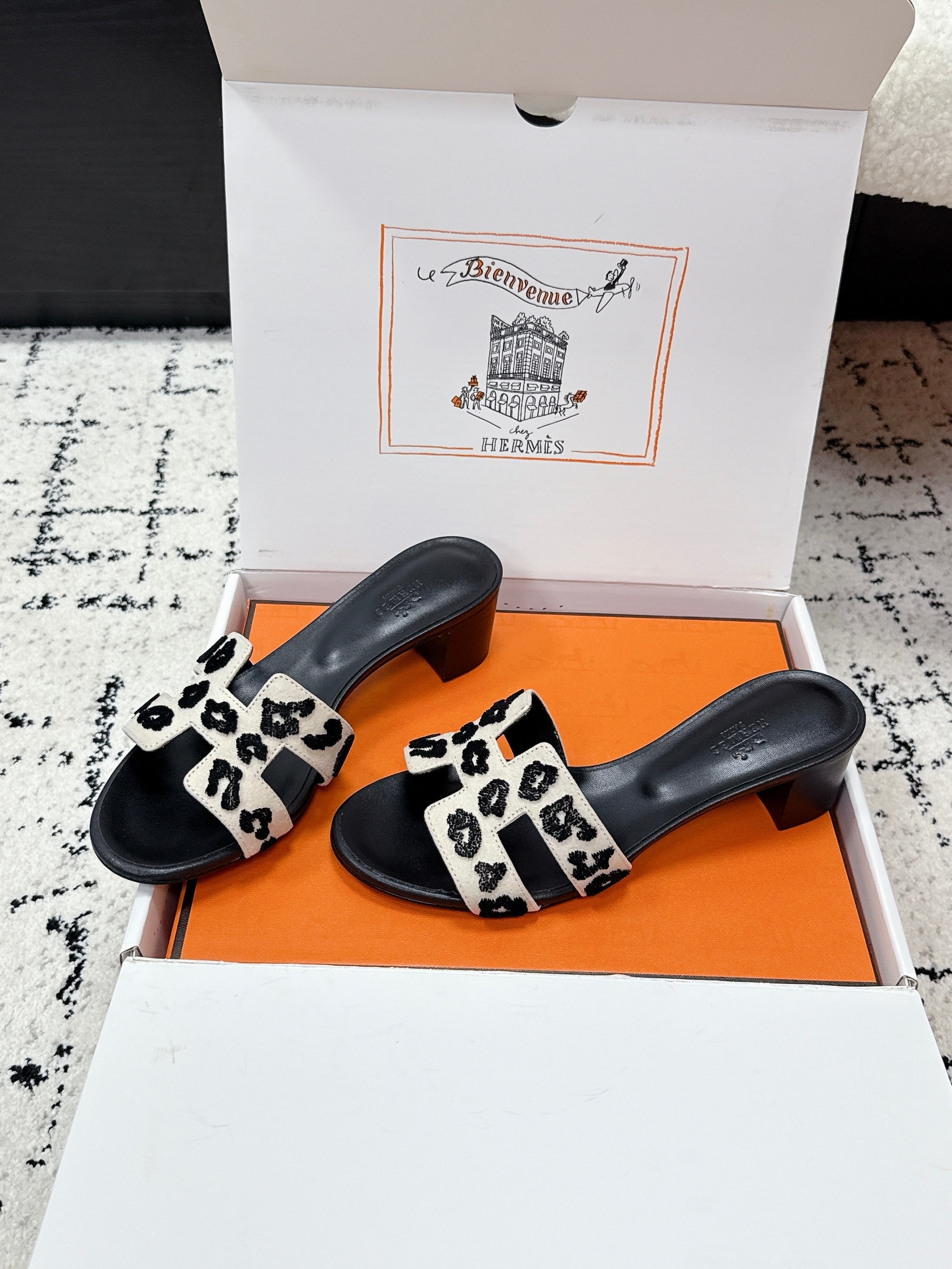 HM 26ss High-Heeled Sandals 50 Black Ivory Suede Cowhide 617226