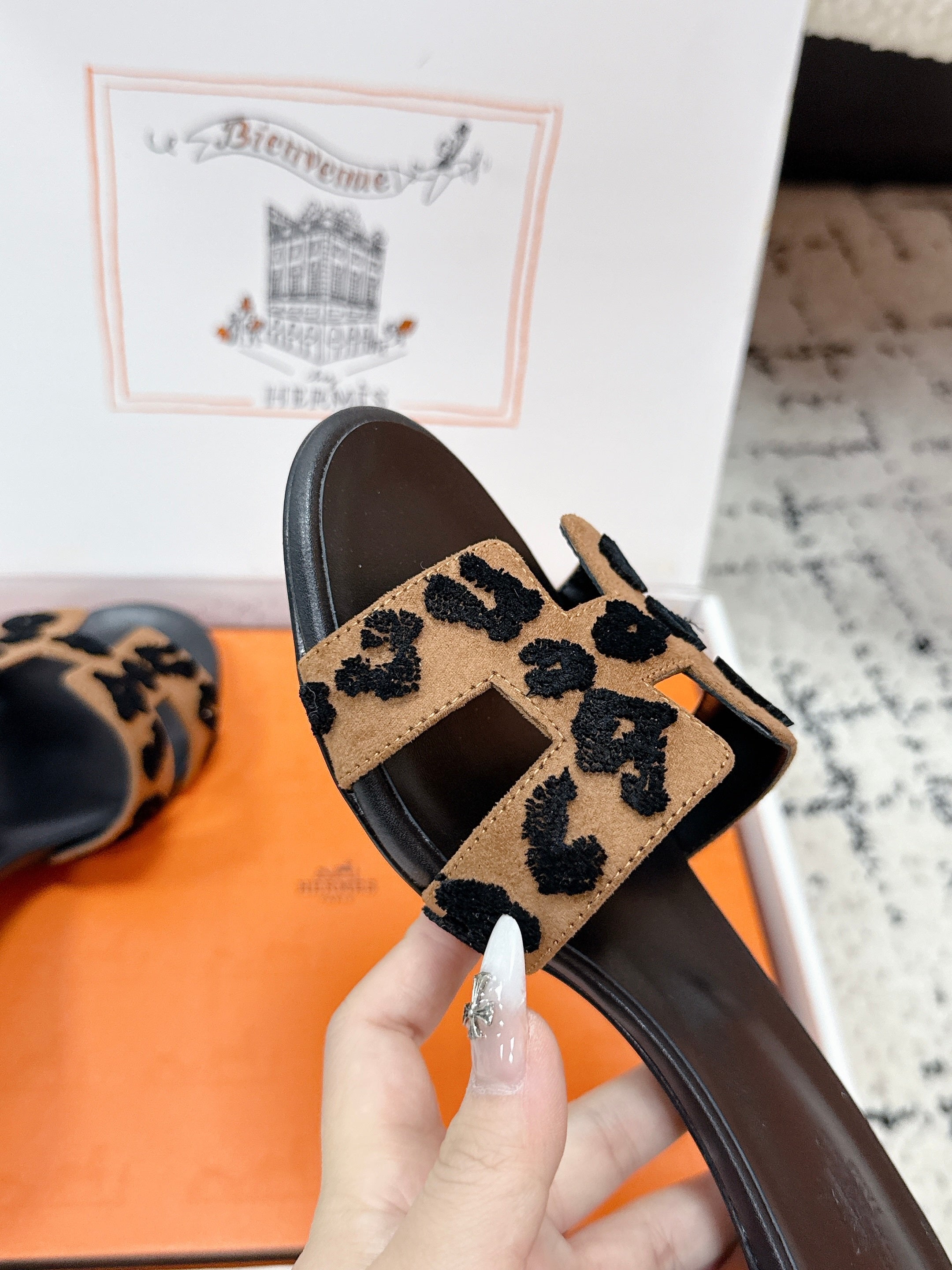 HM 26ss High-Heeled Sandals 50 Black Brown Suede Cowhide 617227