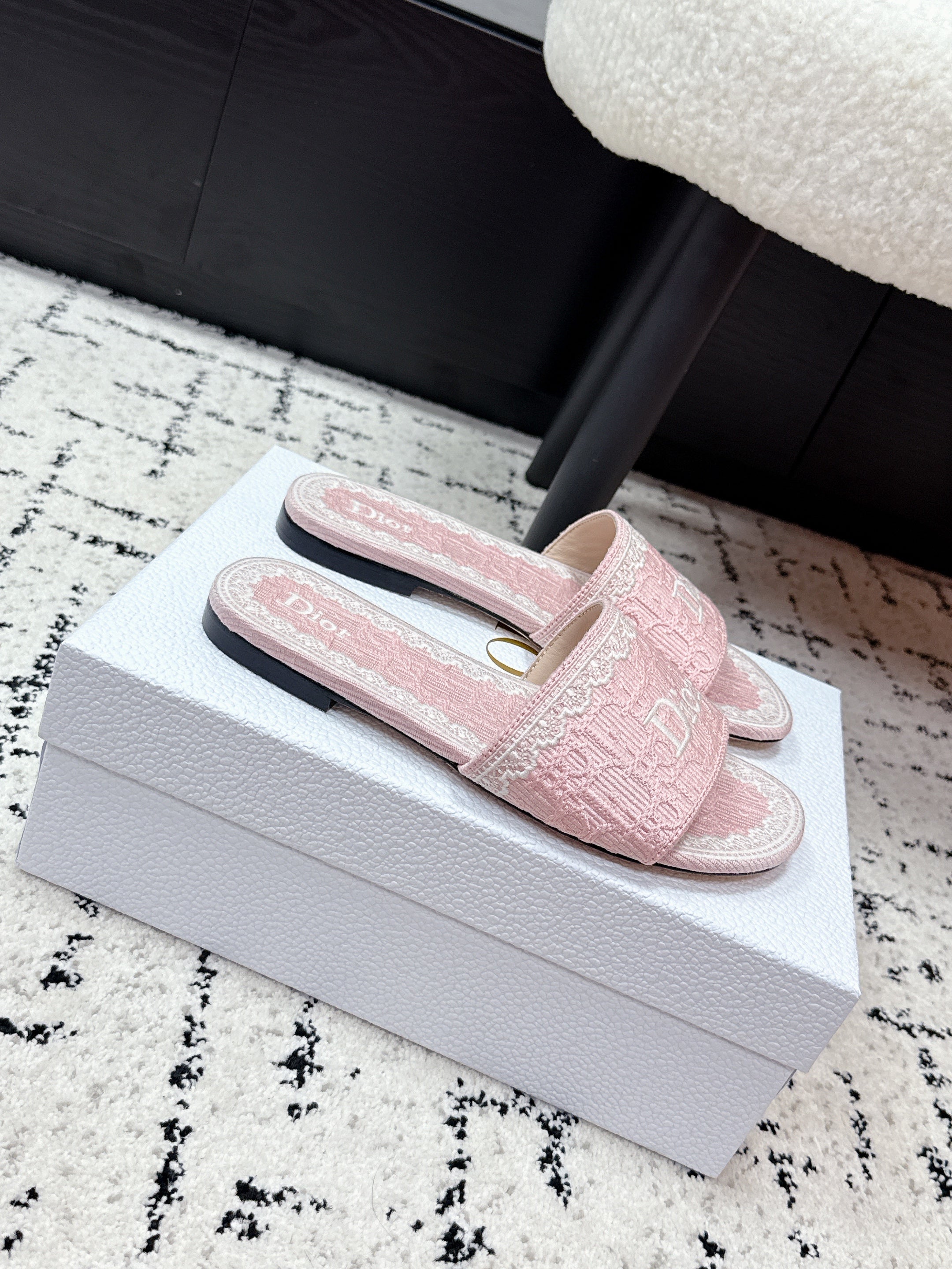 CD 26 Embroidered Slippers Pink Canvas 617082