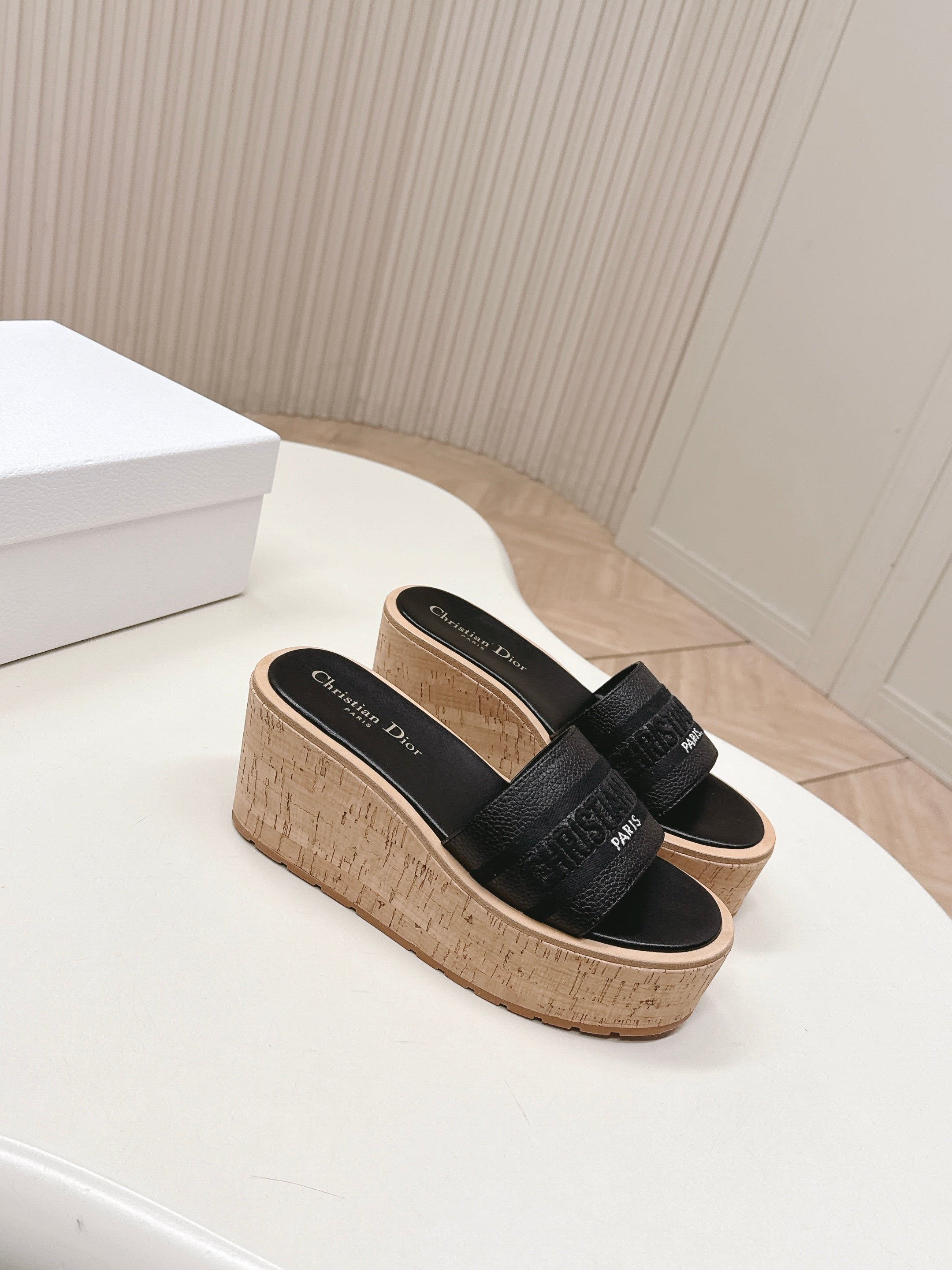 CD 26s  Platform Sandals 85 Black Cowhide 643779