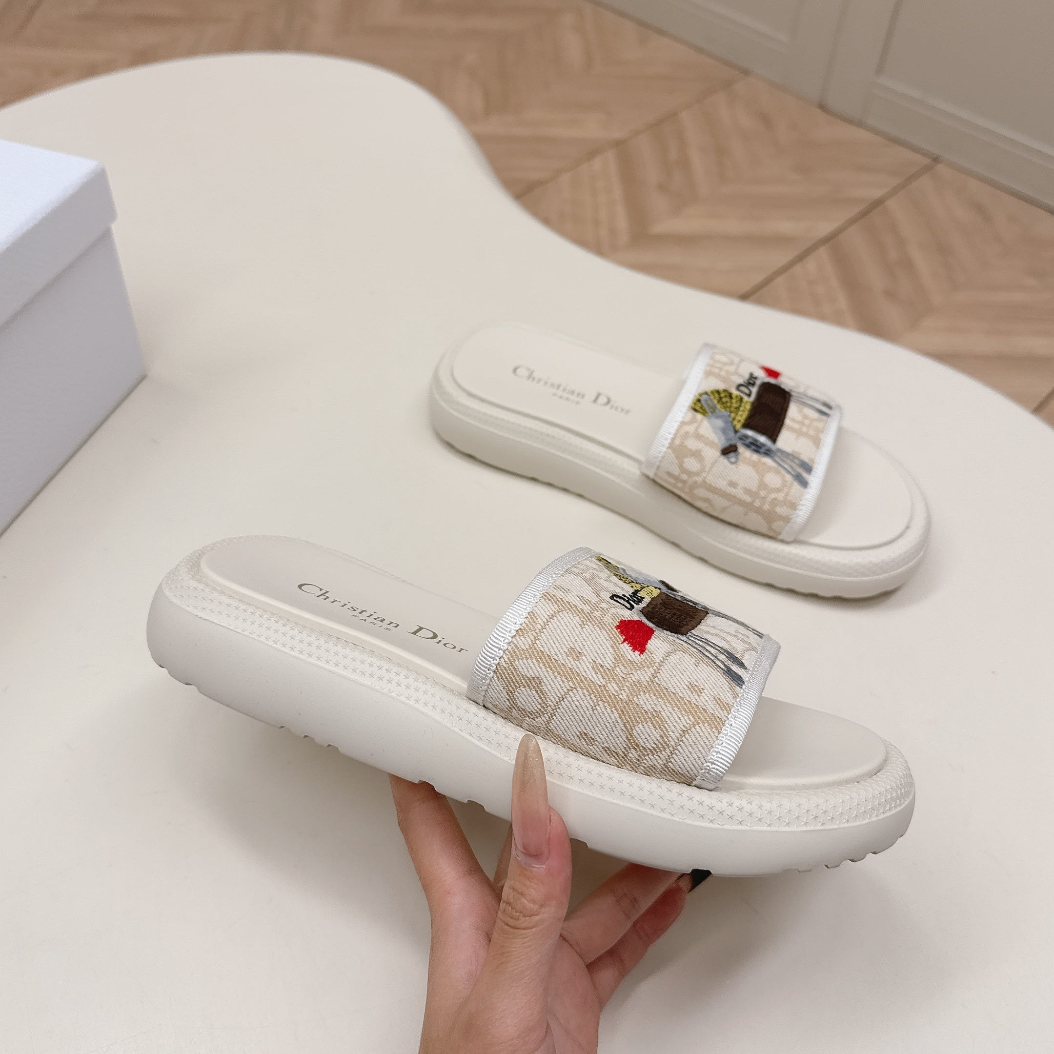 CD 26s  Slippers White Beige Canvas Lambskin 643803