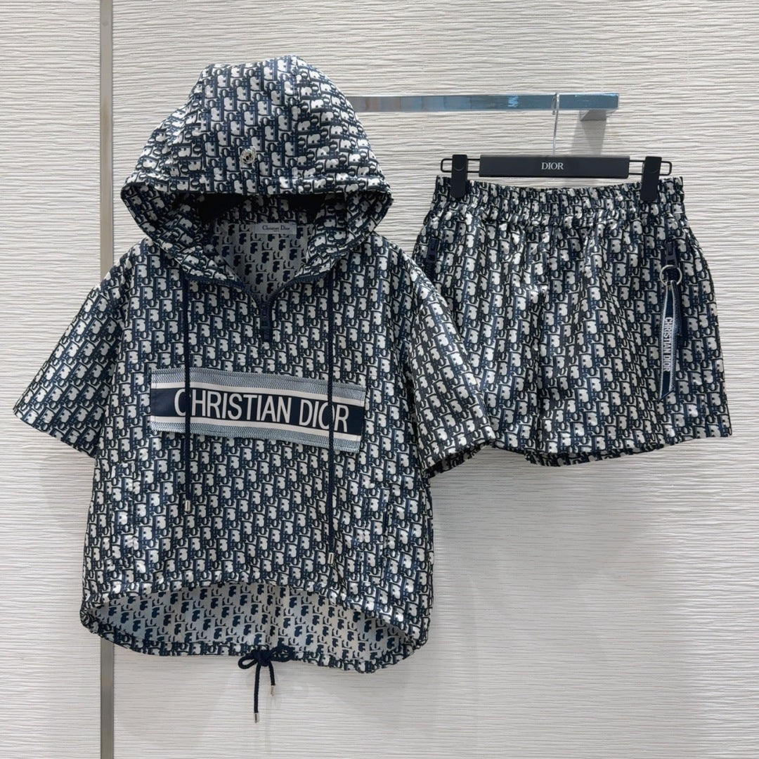 CD 25 Suit Navy Blue and Beige Polyester