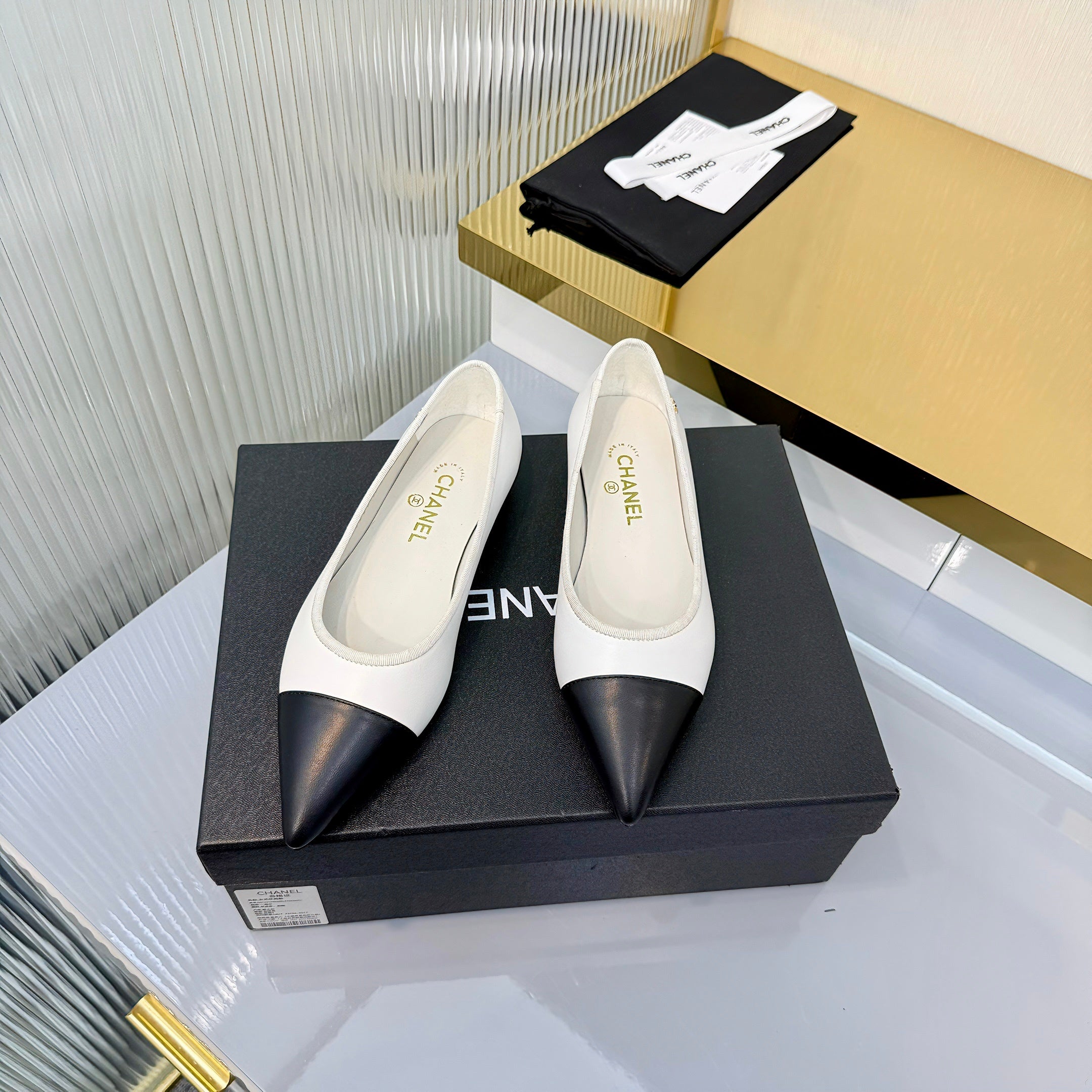 CC 2026 Ballet Flats White Black Sheepskin 668123