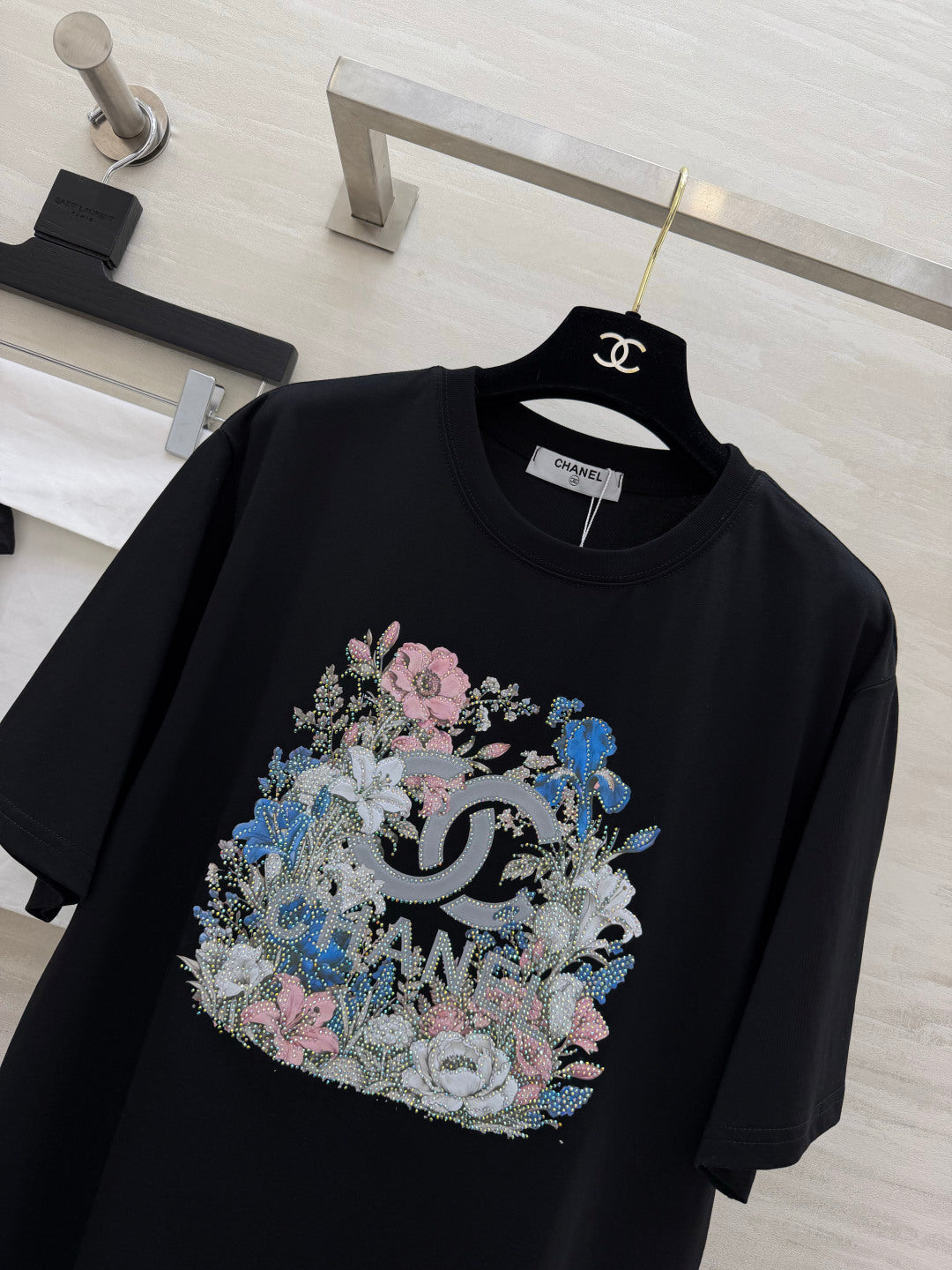Chanel 2026 Floral Rhinestone T-shirt Cotton 681379