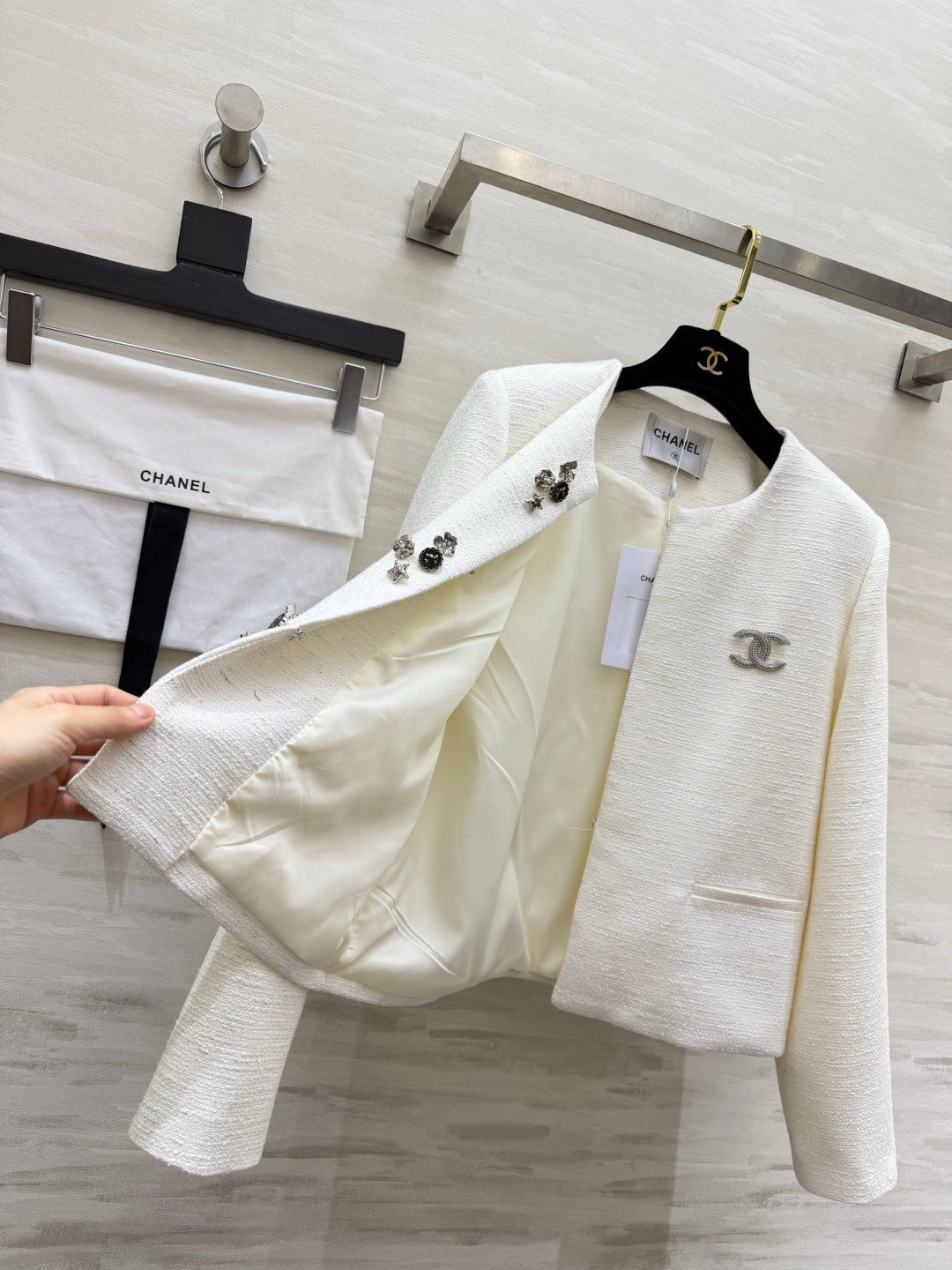 Chanel 2026 Jacket Cream-white Tweed Fabric 423386