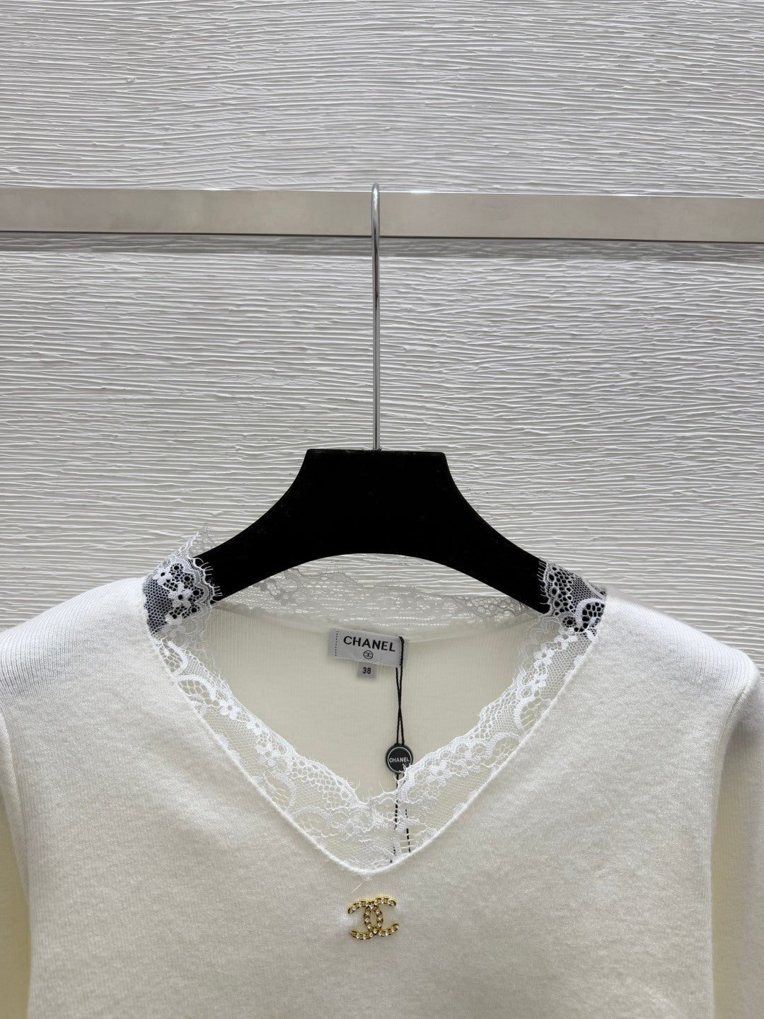 CC 26 Long-sleeved Top With Lace Neckline and Cuffs Wool 652456