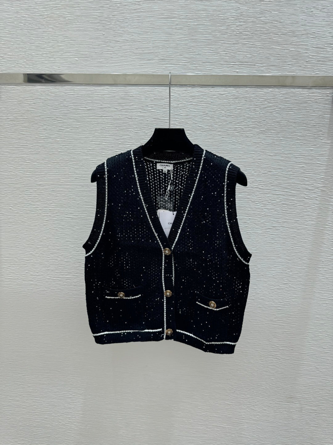 Chanel 2026 V-Neck Knitted Vest Cardigan Cotton 516750