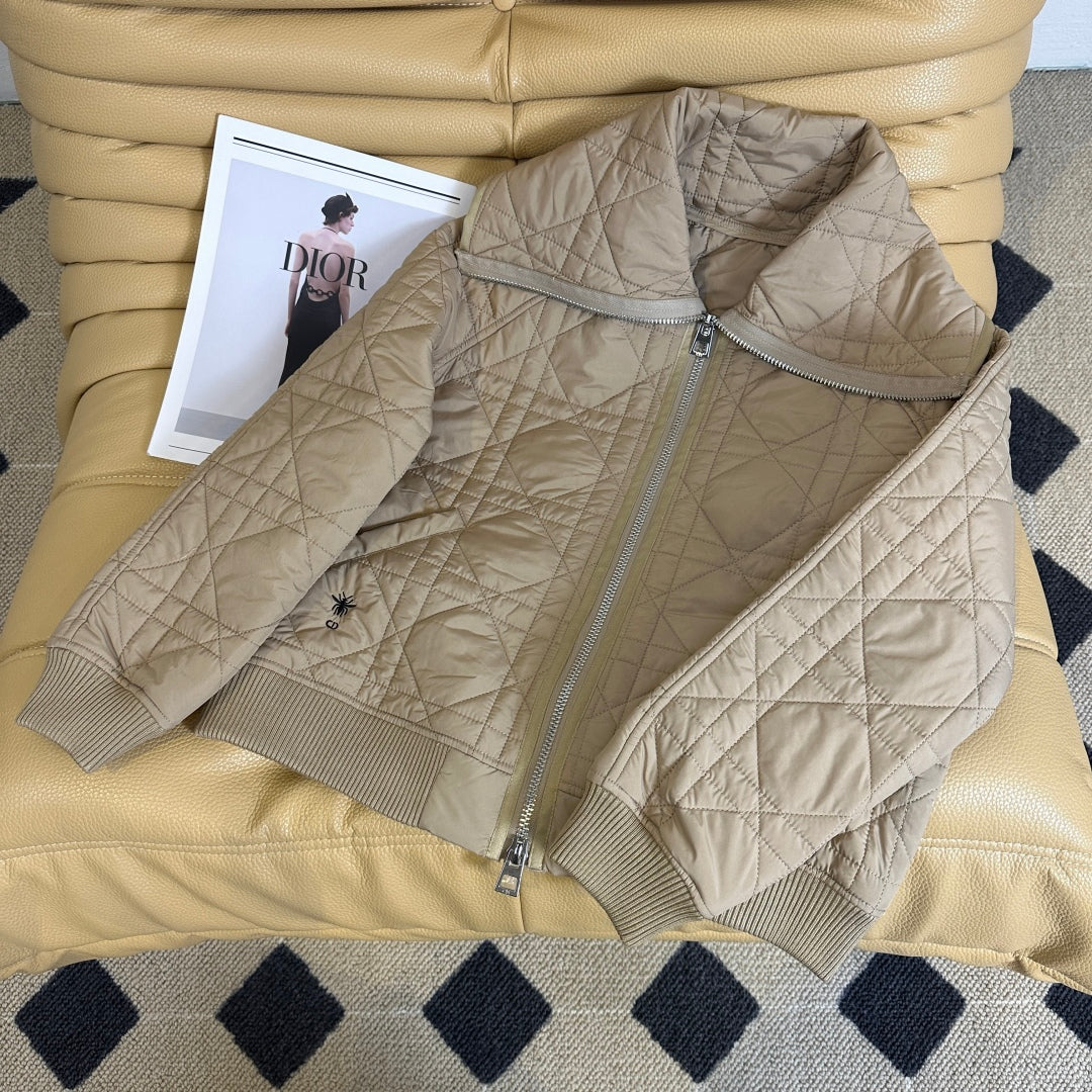 CD 25 Polyester Bee Embroidered Jacket