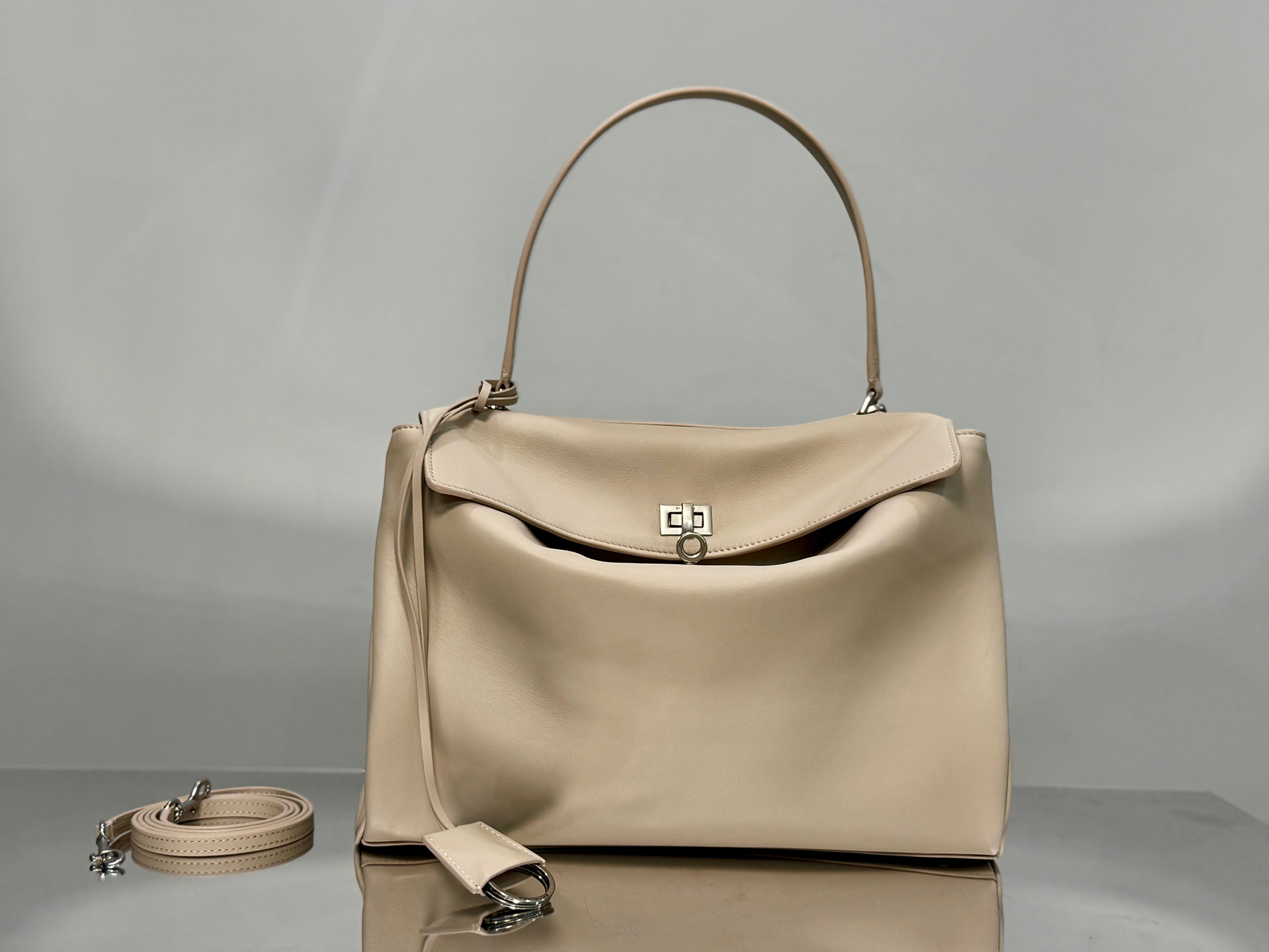 Balenciaga Medium Bag 35 Beige Calfskin Sliver Hardware